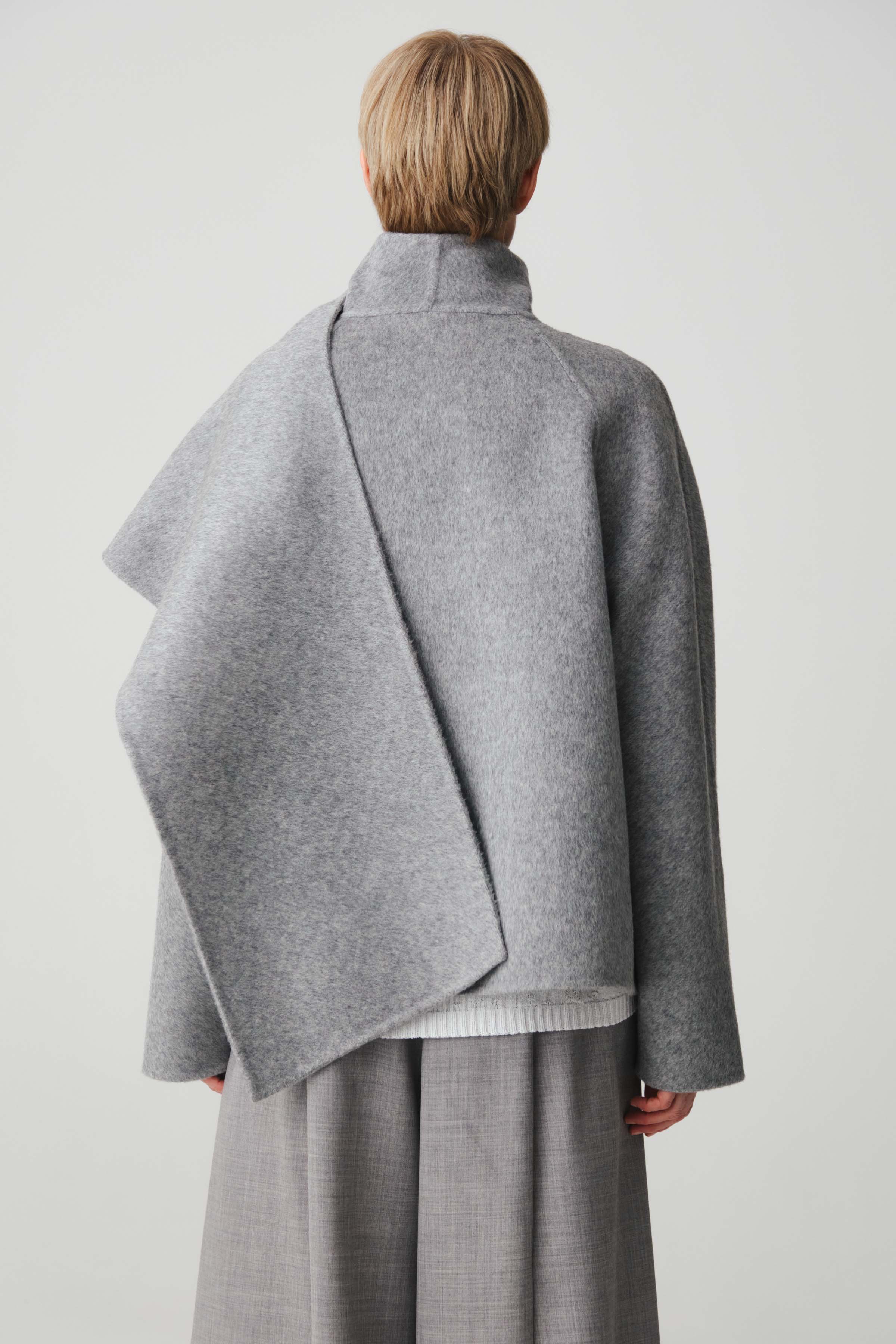 Пальто с палантином короткое, дабл кашемир