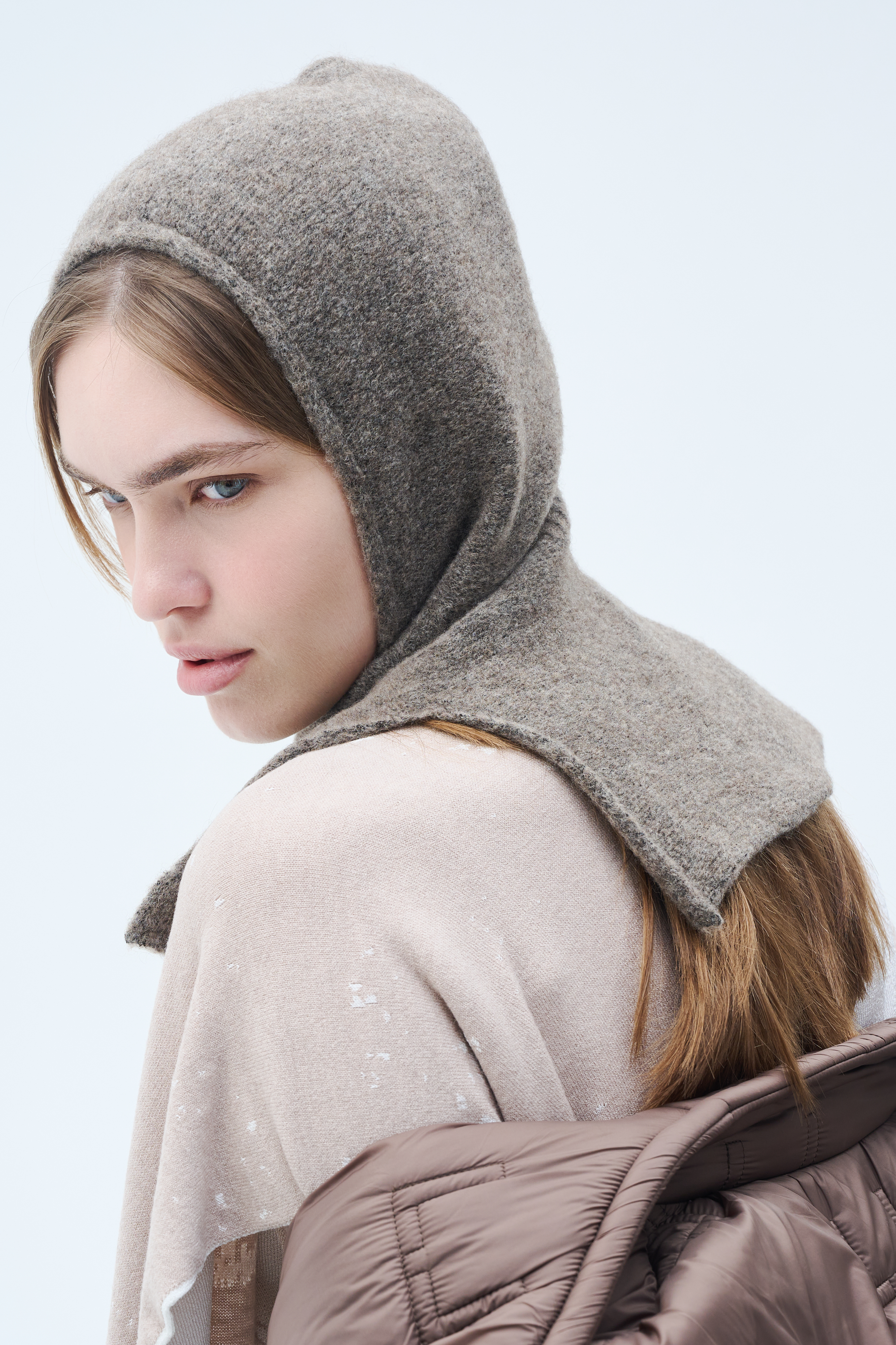 Капор 00 Черный (noir), 15 Серый меланж (melange gris), 09 Беж-меланж (melange beige) от Lesel (Лесель)! Заказывайте по ✆ 8 (800) 777 02 37