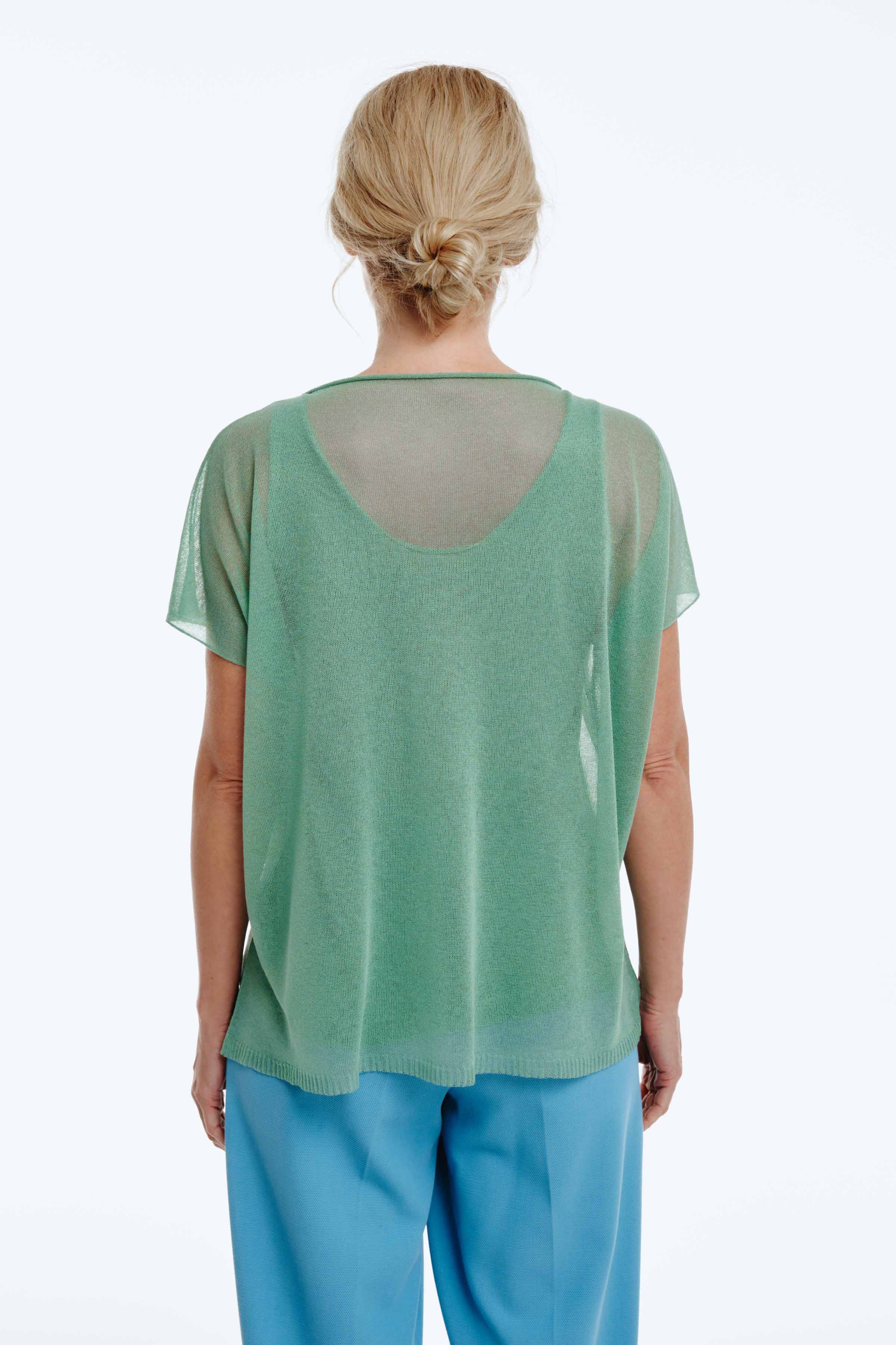 Джемпер с коротким рукавом Цветок с бутоном  от Lesel (Лесель)! Заказывайте по ✆ 8 (800) 777 02 37