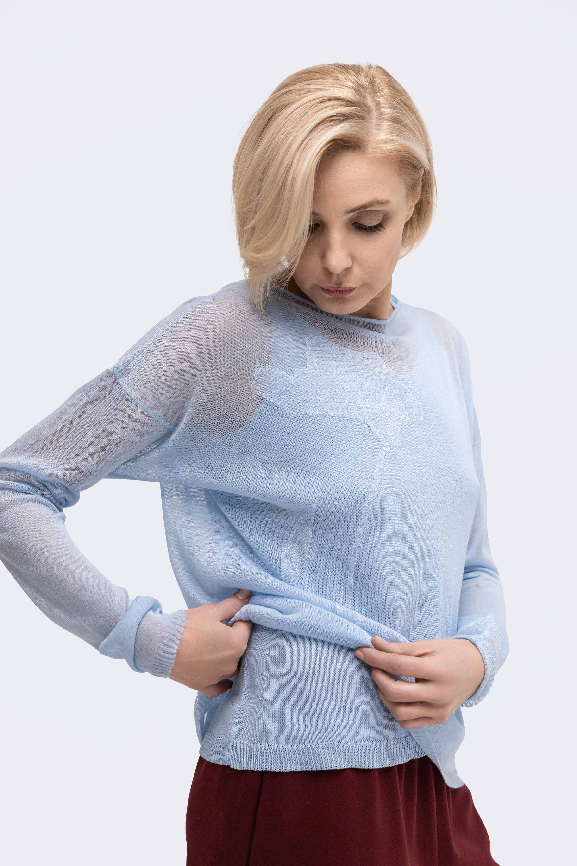 Джемпер Цветок с бутоном 34 Голубой лед (glace bleue) от Lesel (Лесель)! Заказывайте по ✆ 8 (800) 777 02 37