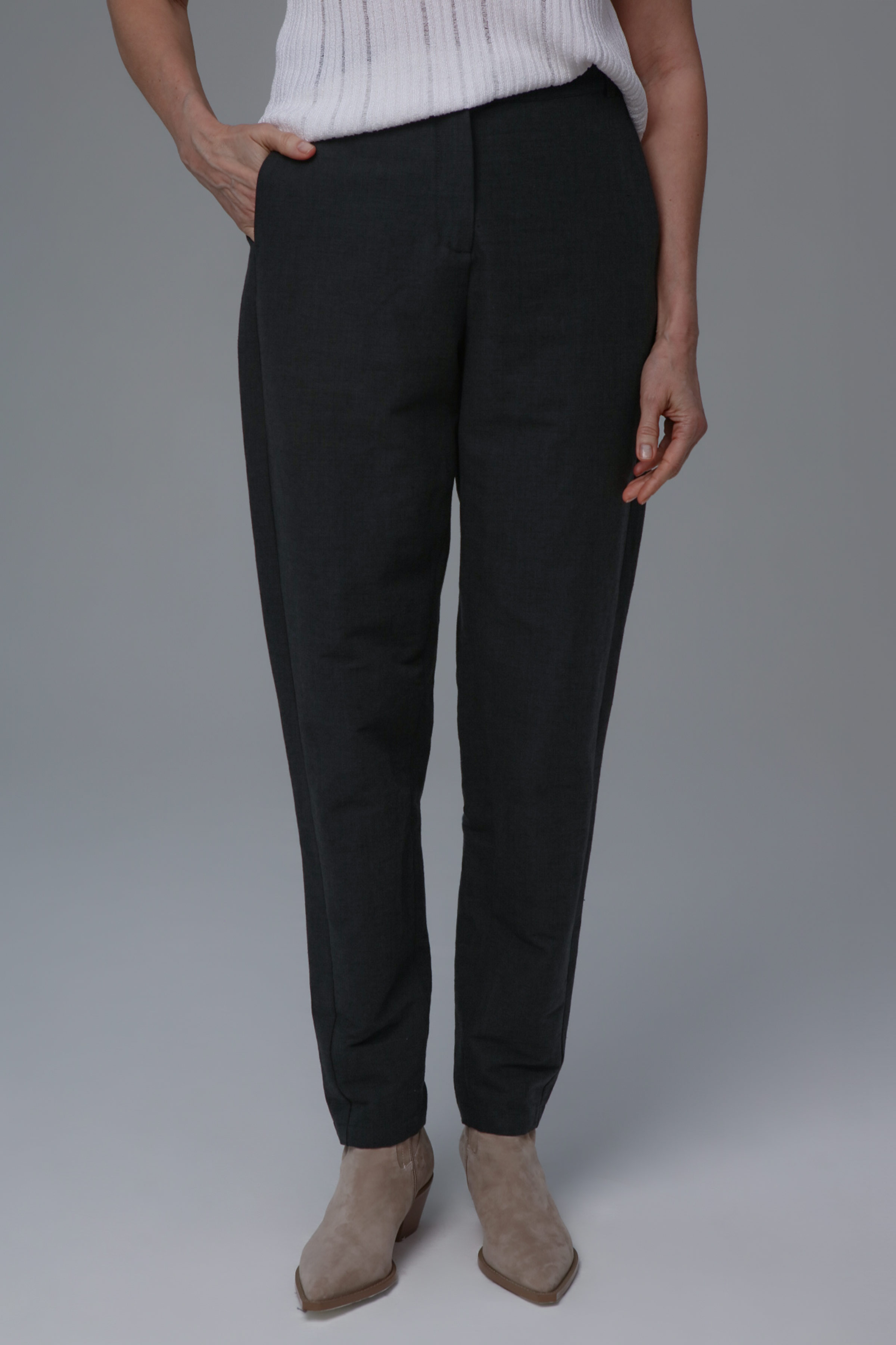 Брюки Бананы костюмные  от Lesel (Лесель)! Заказывайте по ✆ 8 (800) 777 02 37