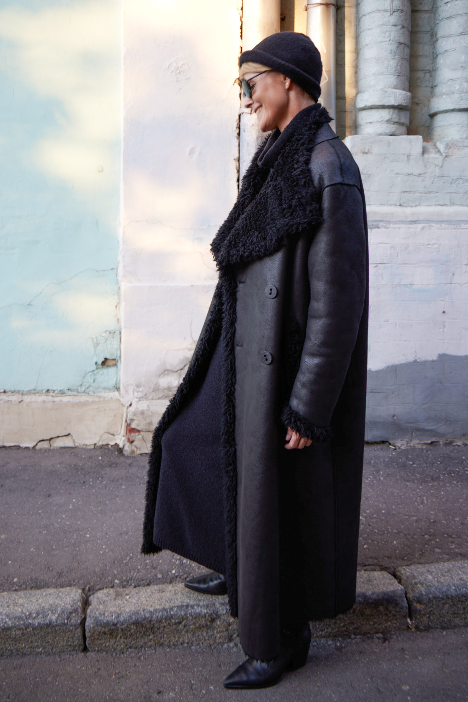 Пальто дубленка, с лацканами и воротником-стойкой длинная 00 Черный (noir), 10 Серый (grise), 17  Жемчуг (perles) от Lesel (Лесель)! Заказывайте по ✆ 8 (800) 777 02 37