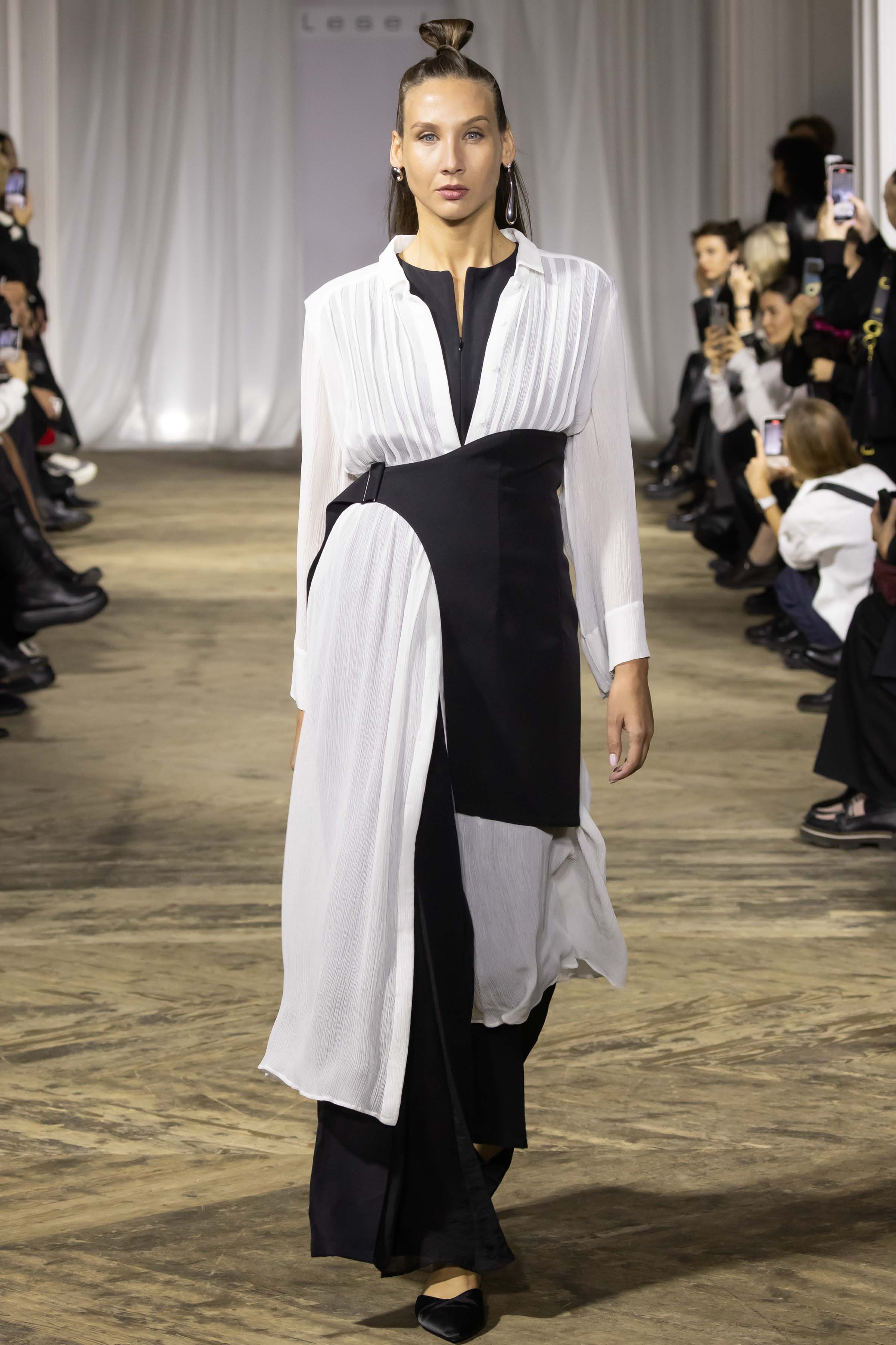 Блуза длинная, защипы  от Lesel (Лесель)! Заказывайте по ✆ 8 (800) 777 02 37