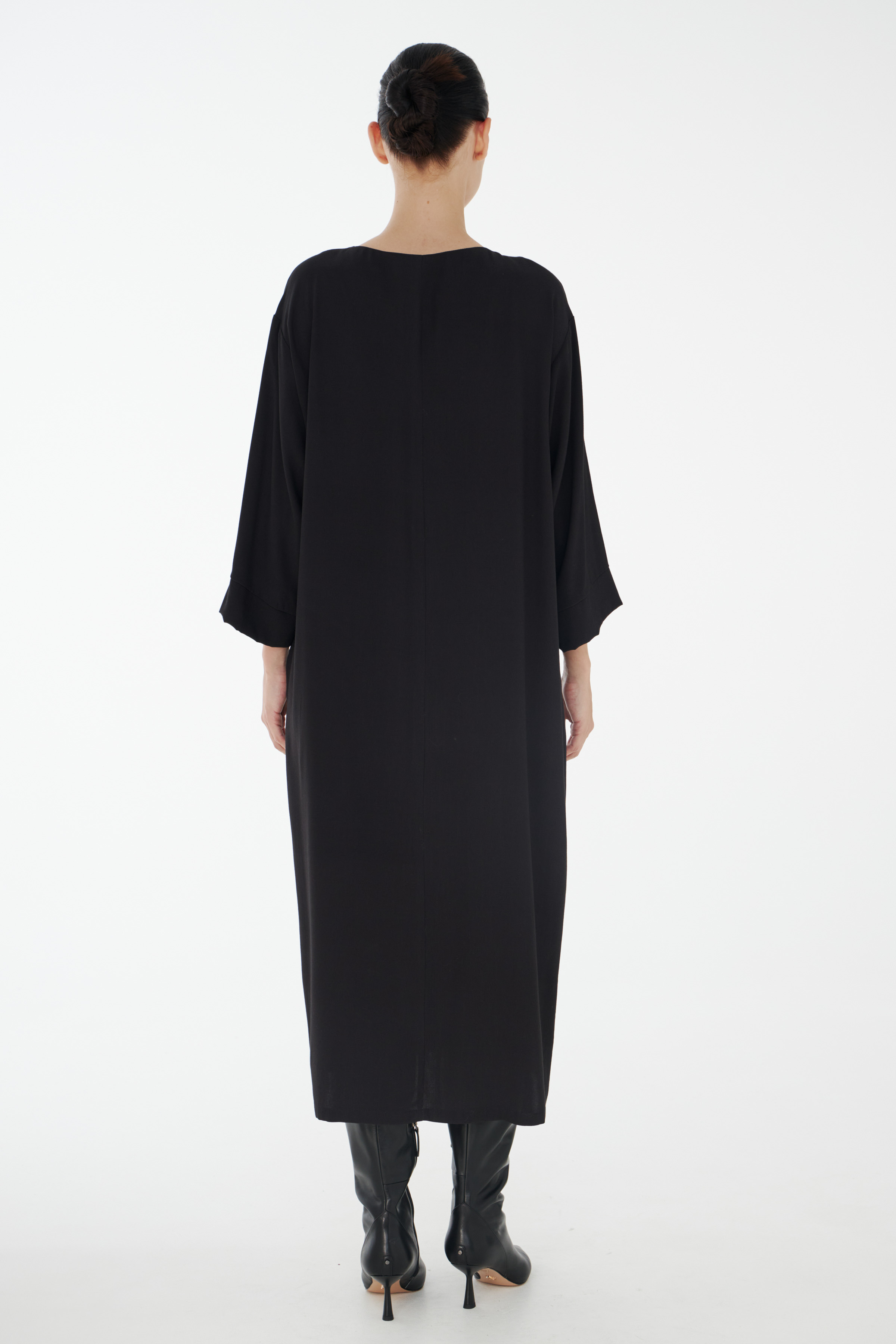 Платье свободное Цветок 00 Черный (noir) от Lesel (Лесель)! Заказывайте по ✆ 8 (800) 777 02 37