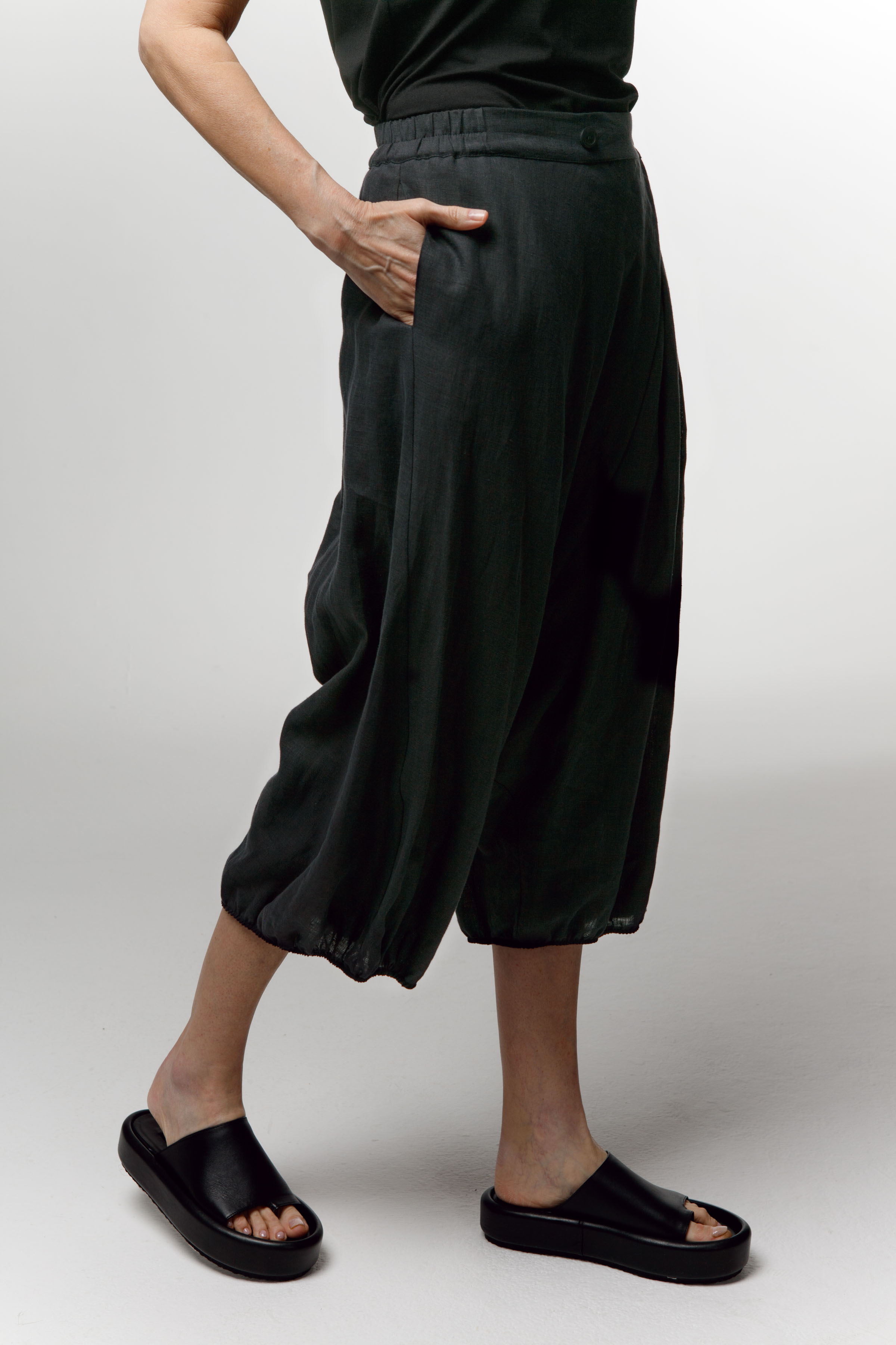 Бриджи с запахом, мягкий лён  от Lesel (Лесель)! Заказывайте по ✆ 8 (800) 777 02 37