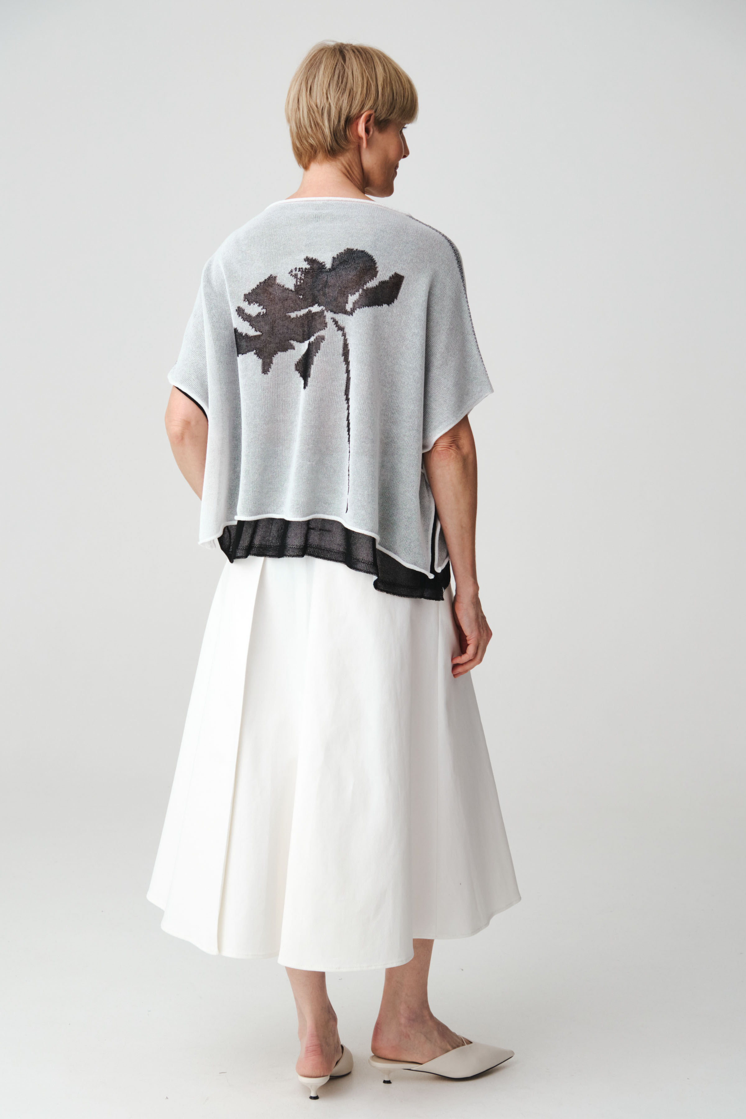 Джемпер с коротким рукавом Пион