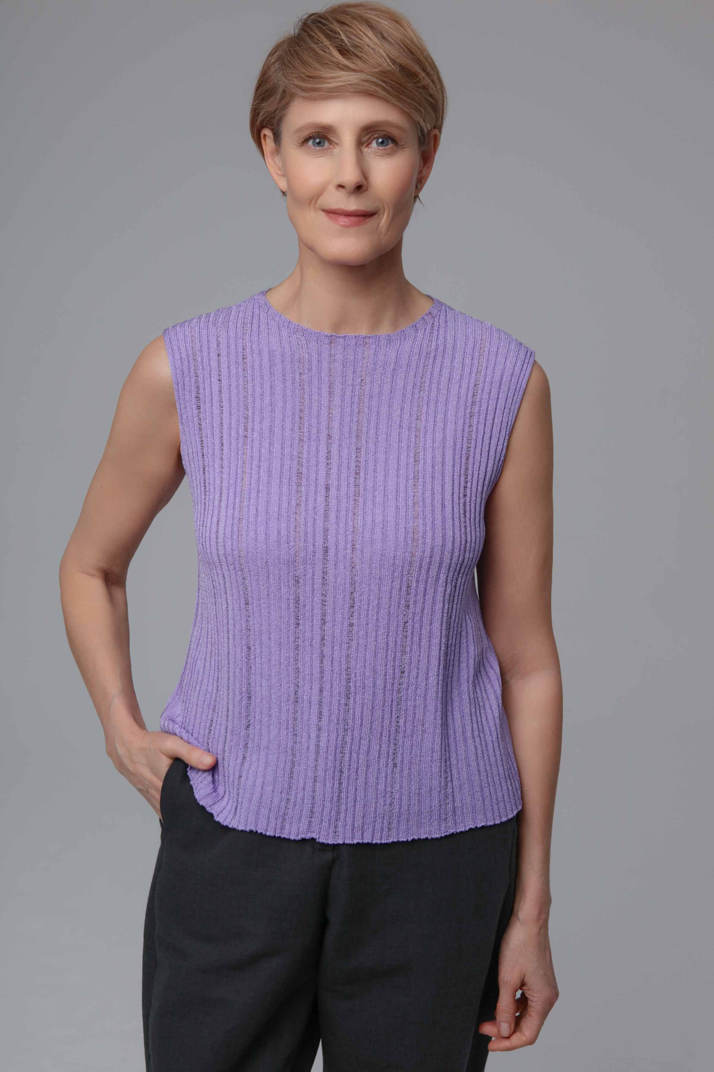 Топ Безрукавка Ластичная 43 Лаванда (lavande) от Lesel (Лесель)! Заказывайте по ✆ 8 (800) 777 02 37