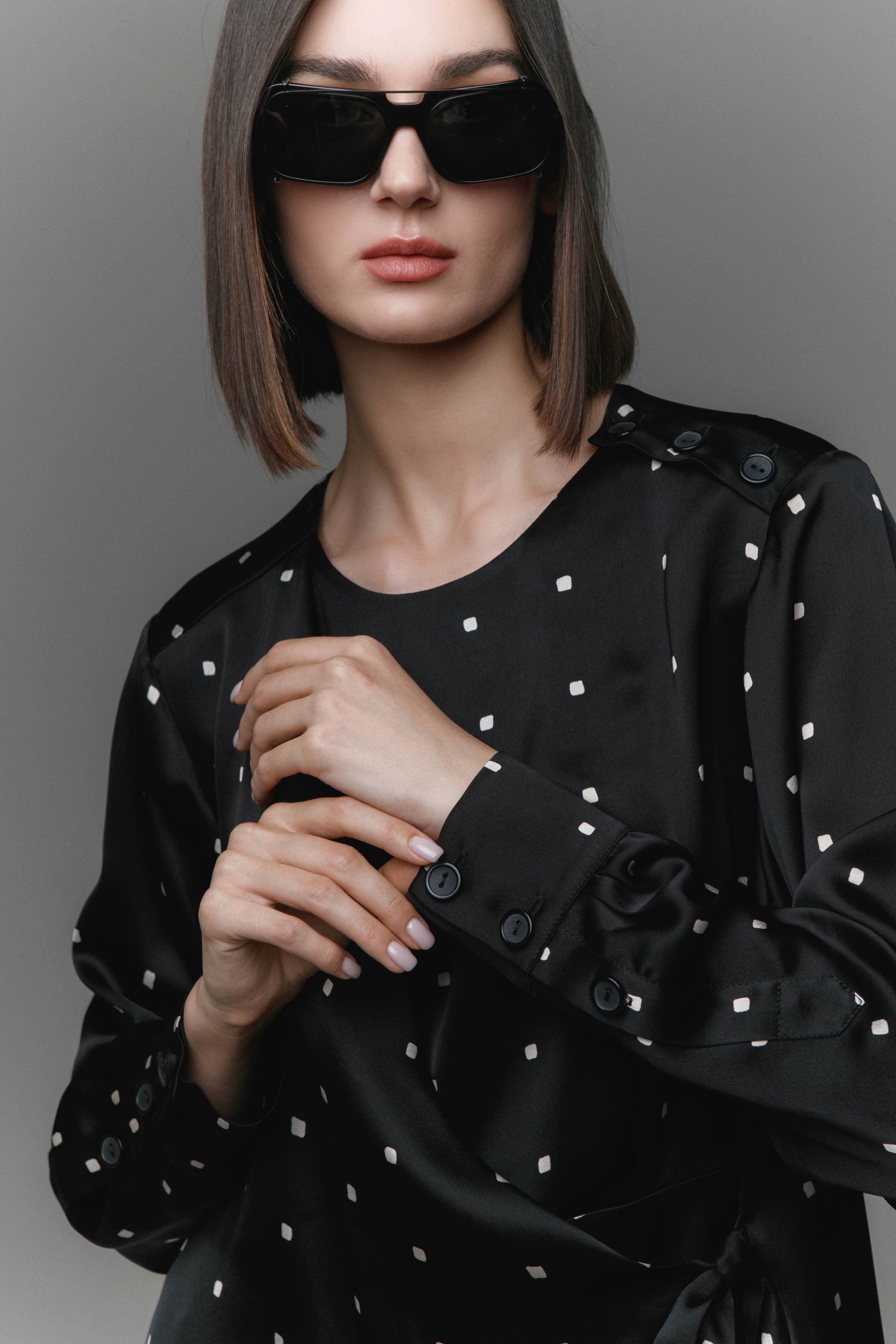 Блуза с запахом "Ночные окна", атласная  от Lesel (Лесель)! Заказывайте по ✆ 8 (800) 777 02 37