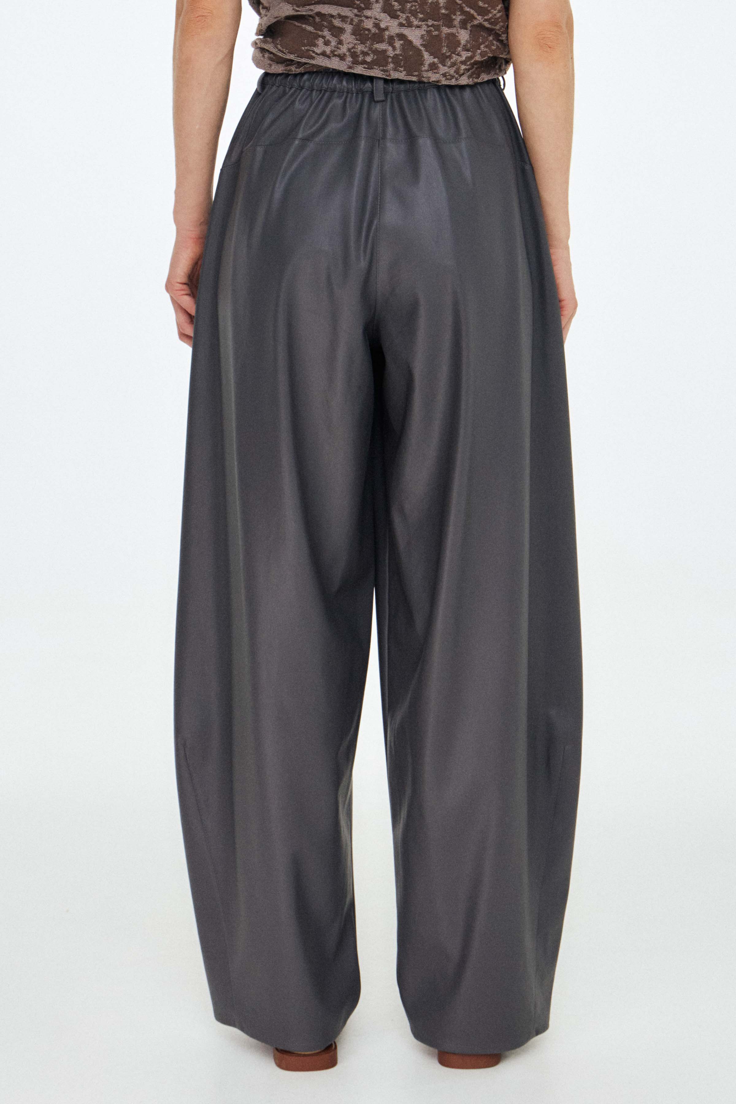 Брюки экокожа, широкие бананы  от Lesel (Лесель)! Заказывайте по ✆ 8 (800) 777 02 37