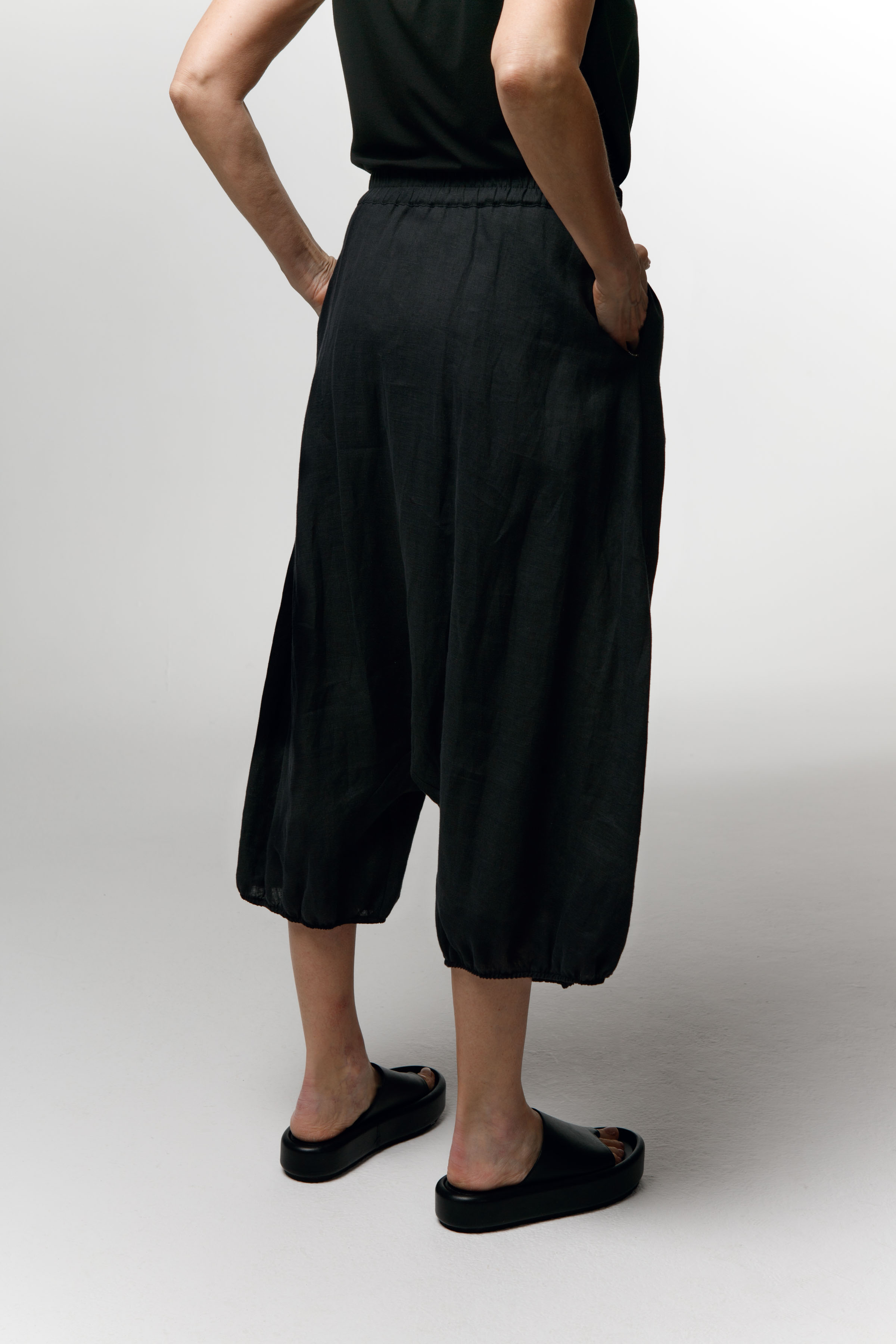 Бриджи с запахом, мягкий лён  от Lesel (Лесель)! Заказывайте по ✆ 8 (800) 777 02 37