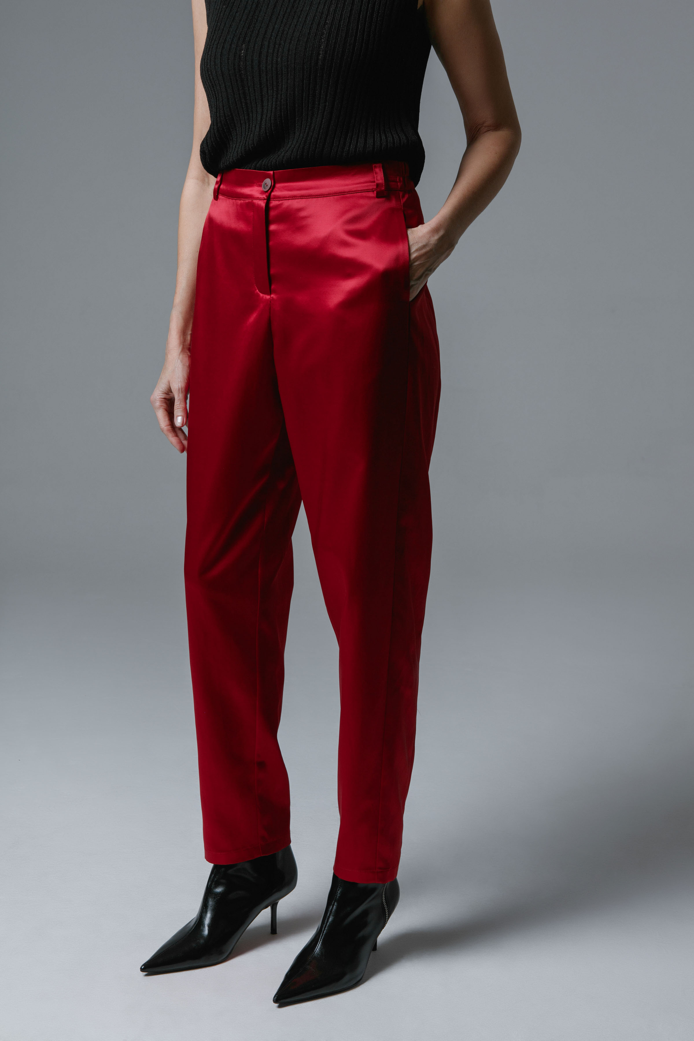 Брюки Узкие атласные  от Lesel (Лесель)! Заказывайте по ✆ 8 (800) 777 02 37