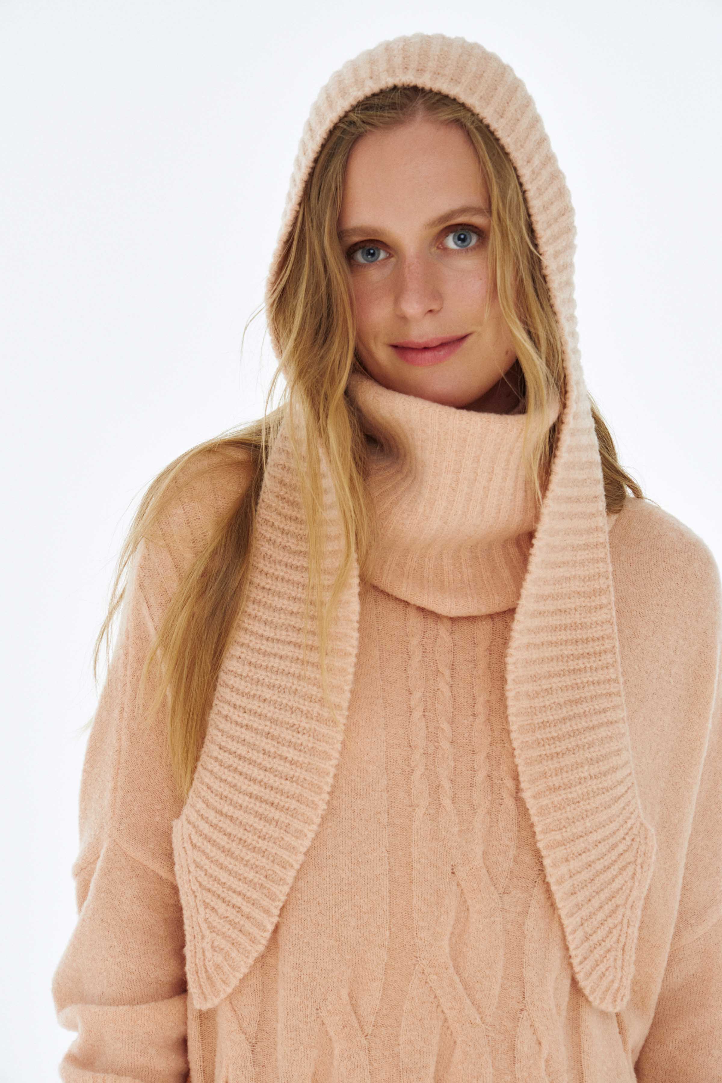 Шапка с ушками 41 Розовый мрамор (marbre rose) от Lesel (Лесель)! Заказывайте по ✆ 8 (800) 777 02 37