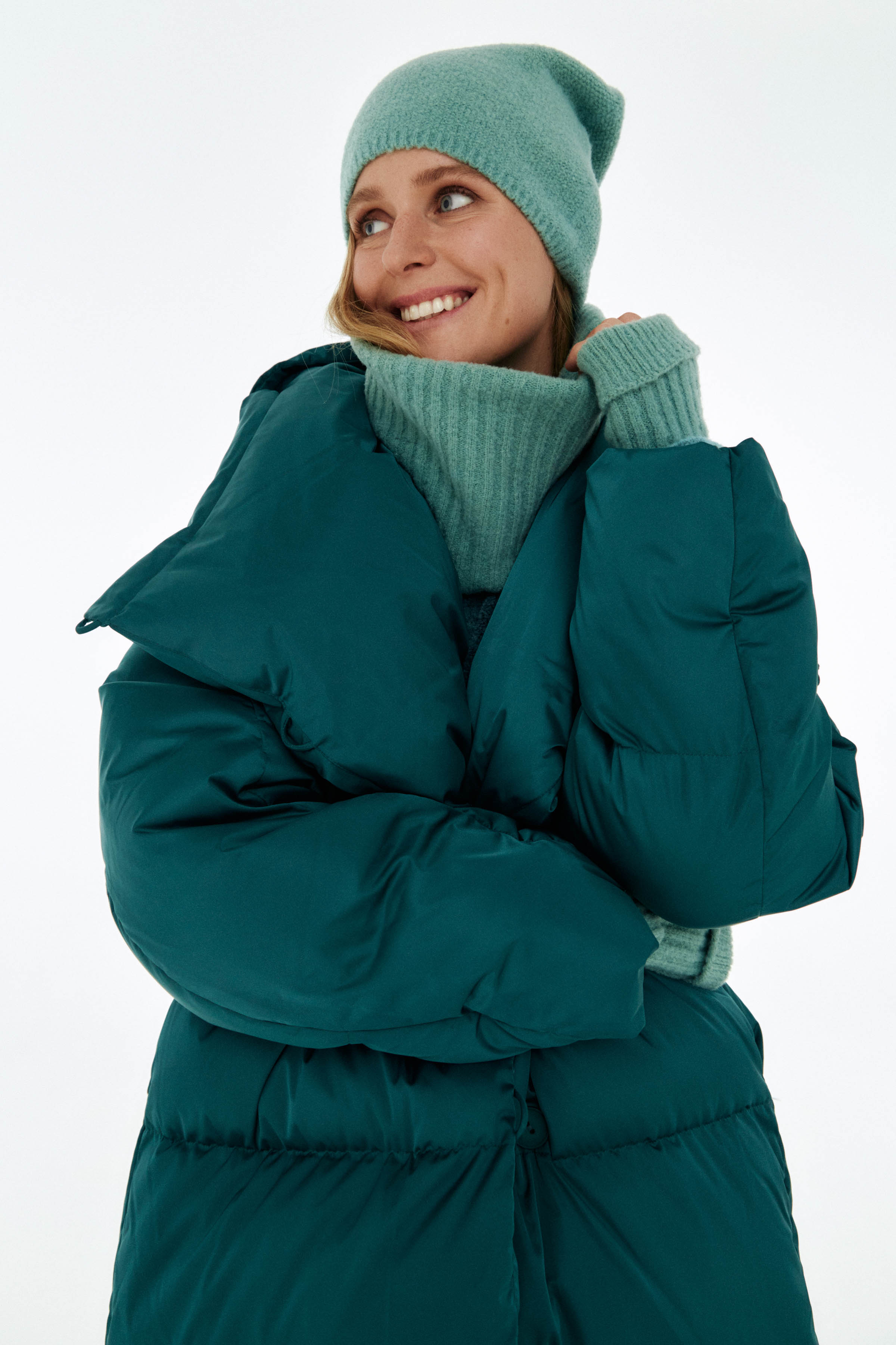 Пальто пуховое с навесными петлями 68 Изумруд (emeraude) от Lesel (Лесель)! Заказывайте по ✆ 8 (800) 777 02 37