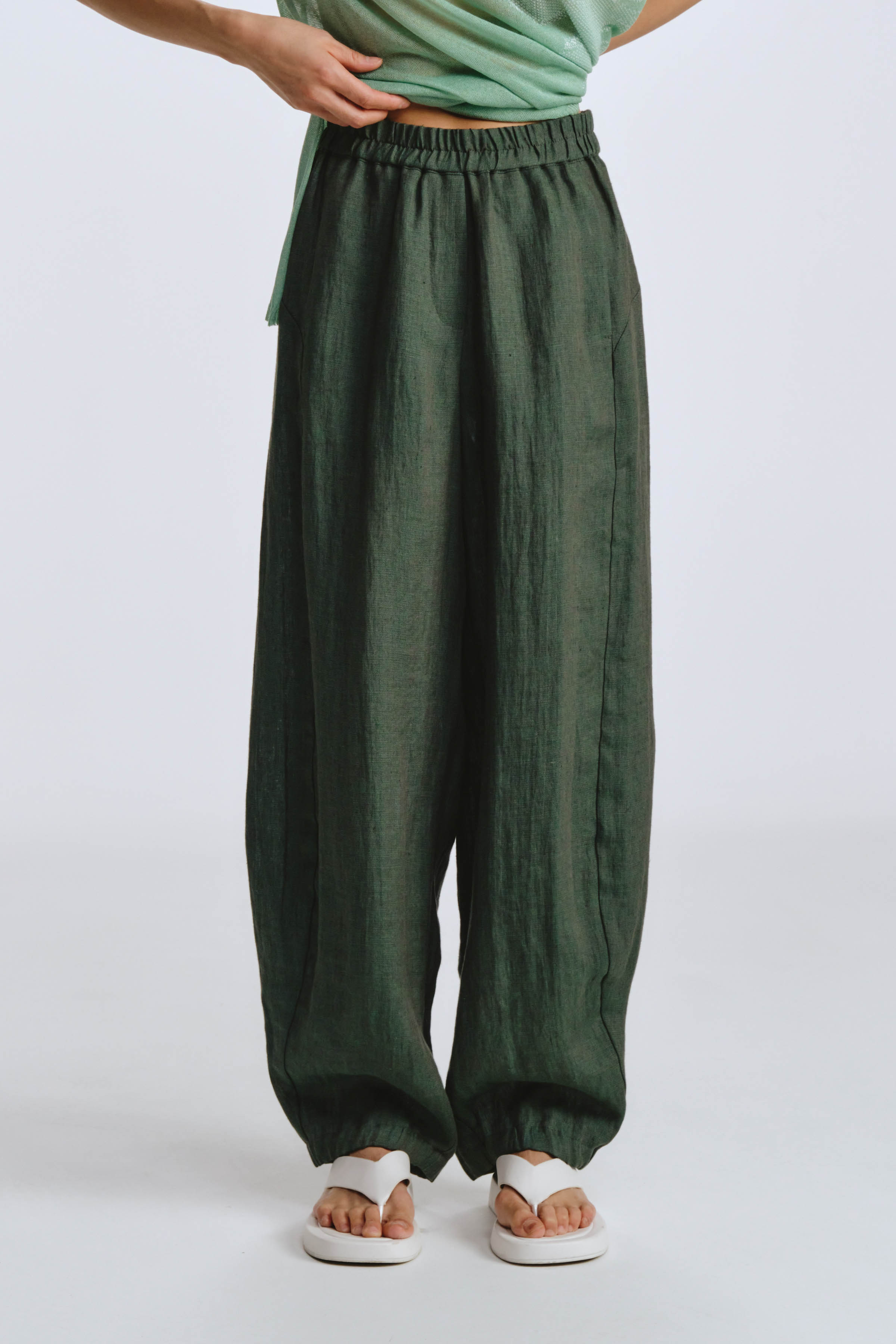 Брюки свободные на резинке, лен  от Lesel (Лесель)! Заказывайте по ✆ 8 (800) 777 02 37