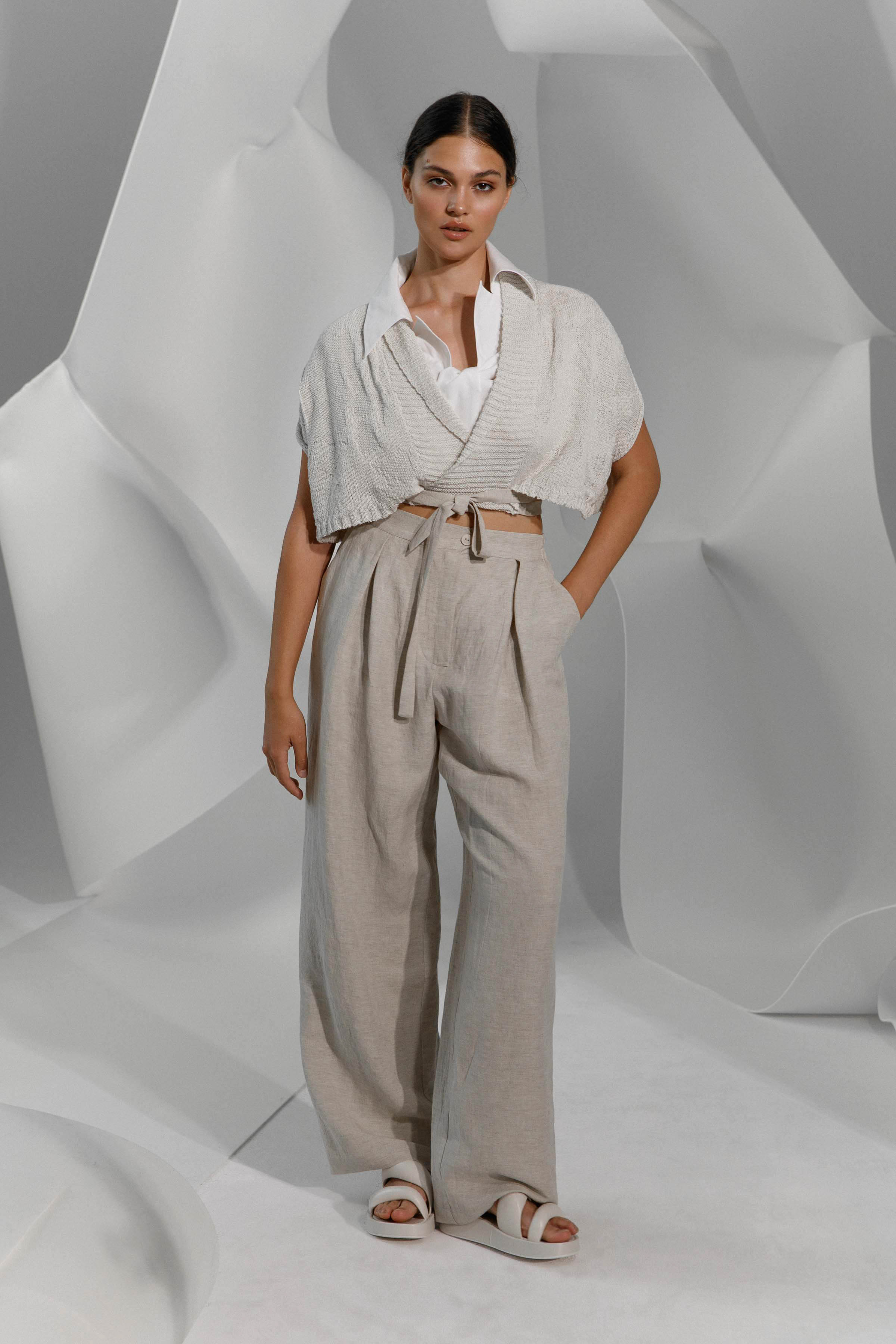 Брюки прямые со складками, лён  от Lesel (Лесель)! Заказывайте по ✆ 8 (800) 777 02 37