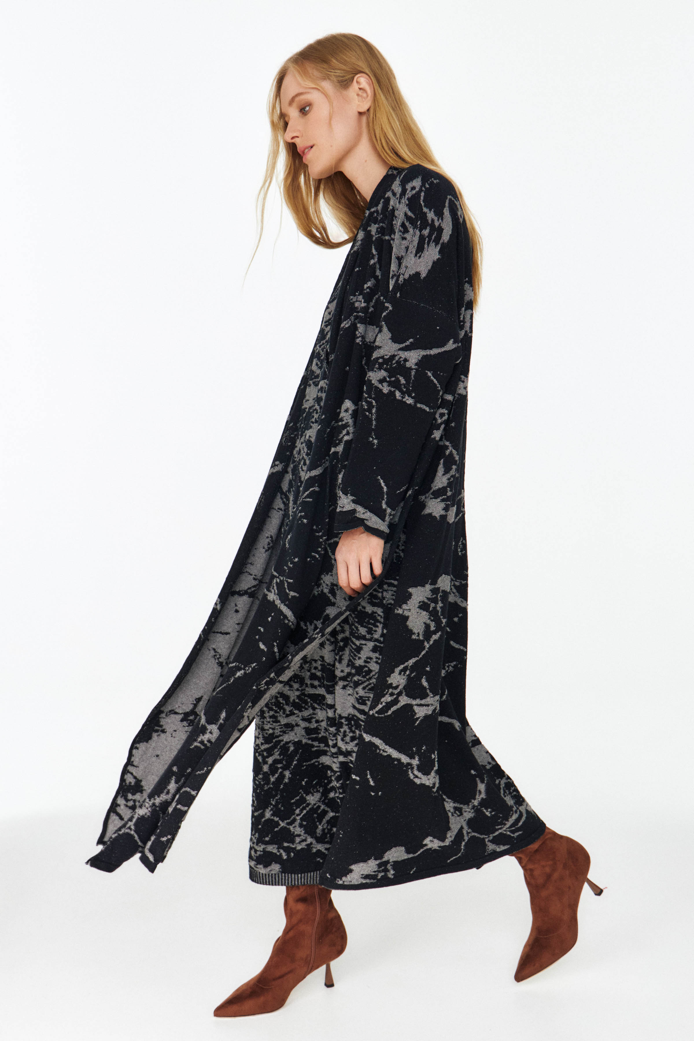 Кардиган удлиненный Мрамор 10 Серый (grise), 00 Черный (noir) от Lesel (Лесель)! Заказывайте по ✆ 8 (800) 777 02 37