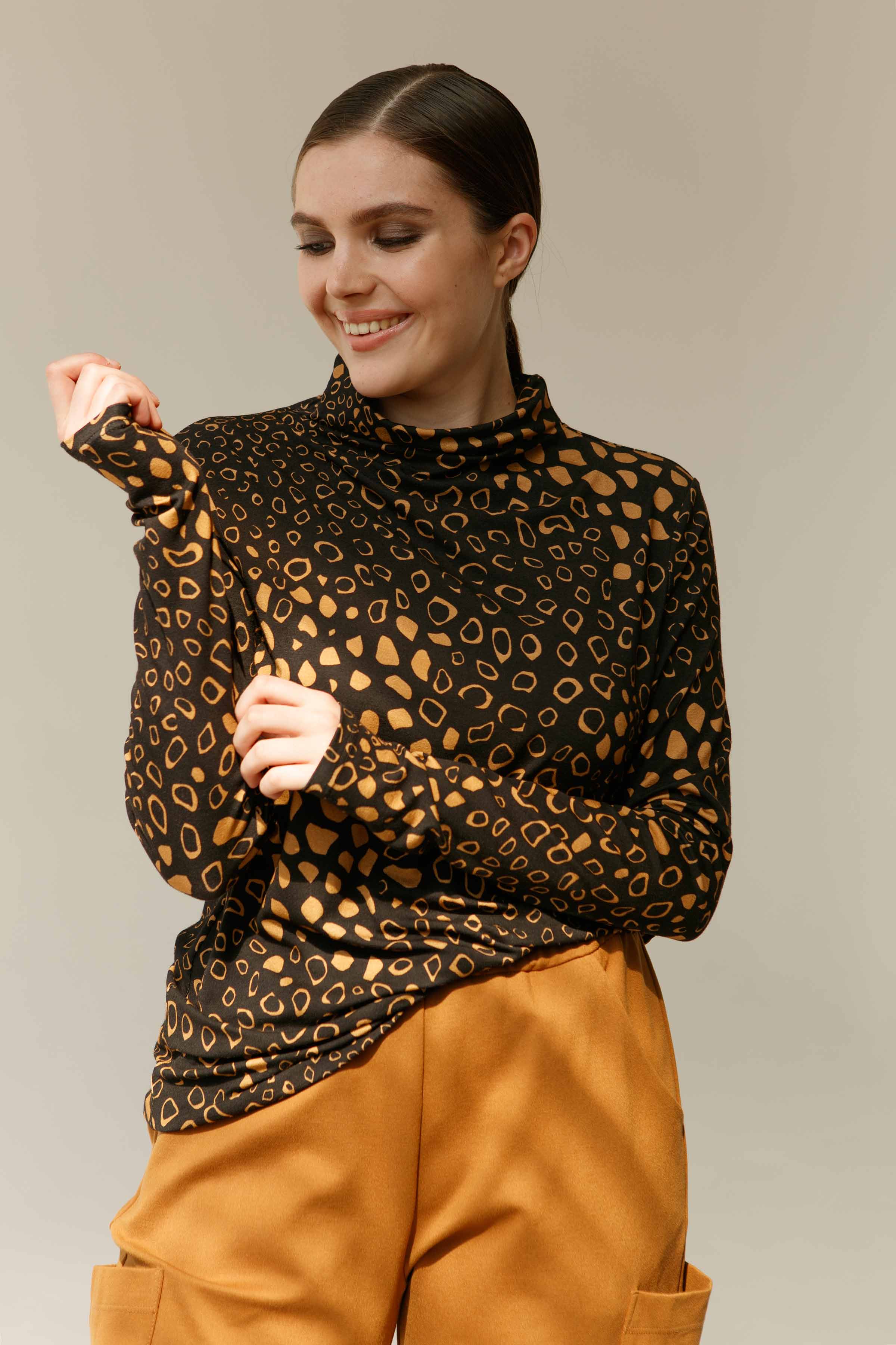 Блуза Водолазка Камешки  от Lesel (Лесель)! Заказывайте по ✆ 8 (800) 777 02 37