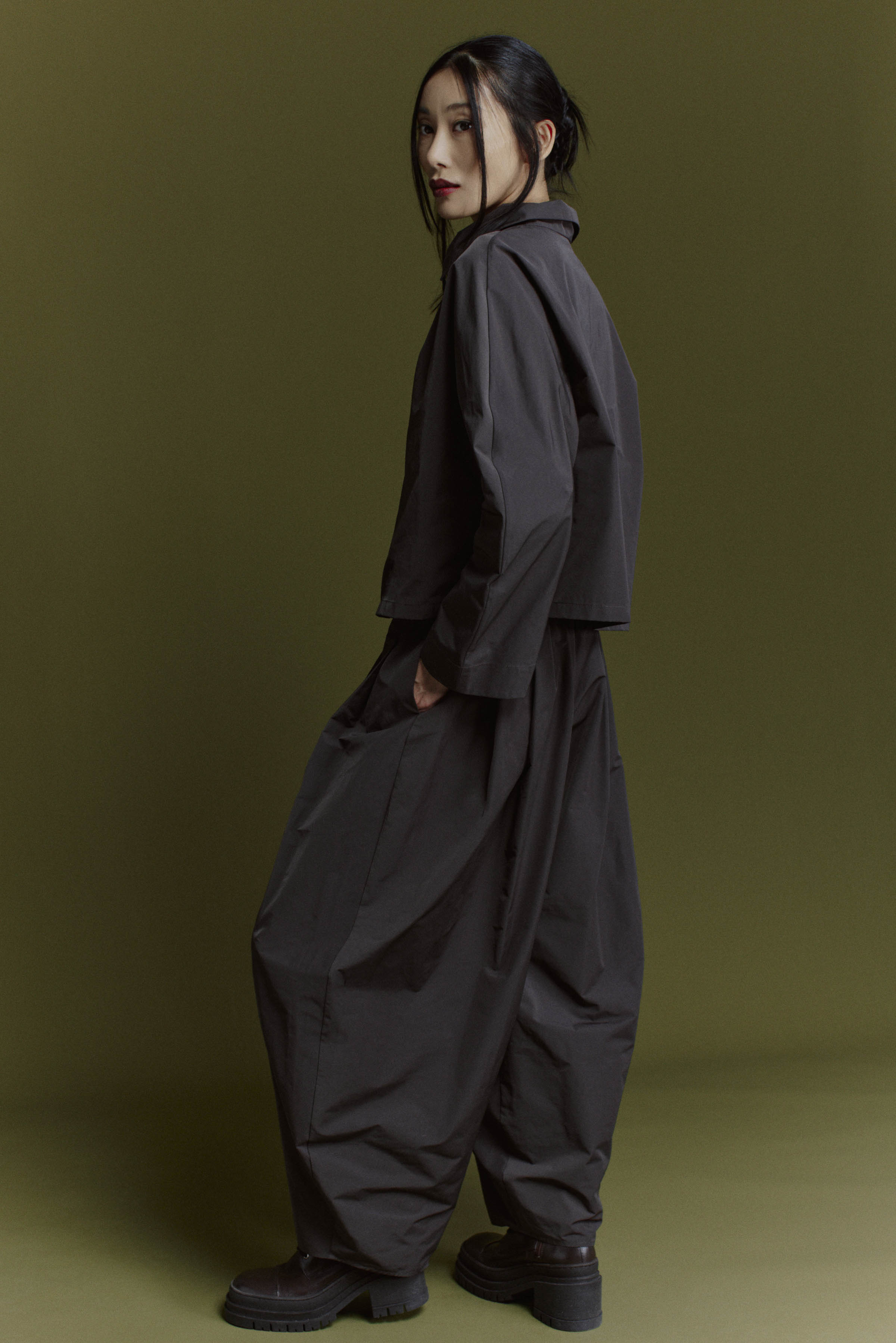 Брюки ромб со складками  от Lesel (Лесель)! Заказывайте по ✆ 8 (800) 777 02 37