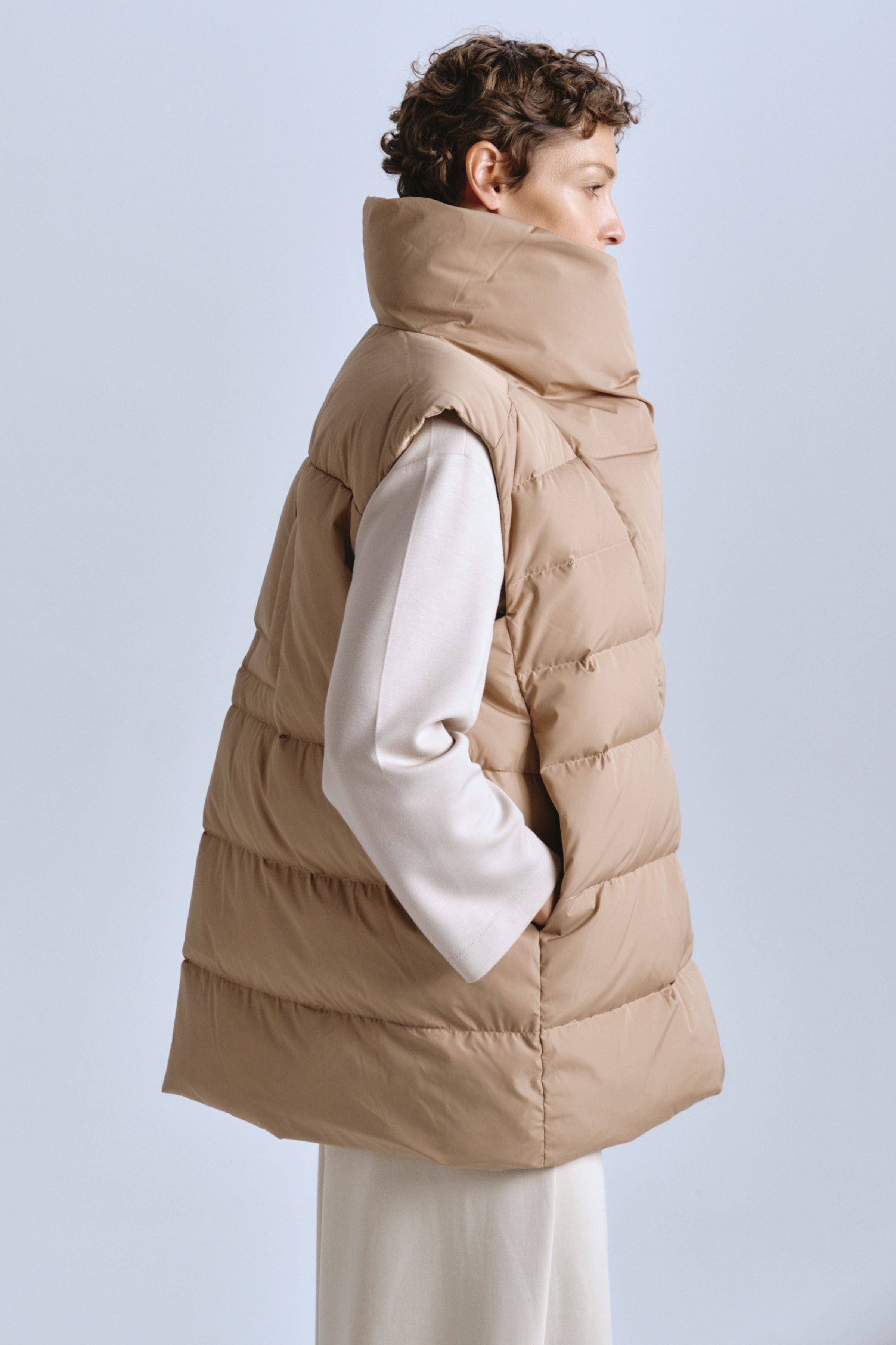 Жилет пуховый с навесными петлями 02 Песок (sable) от Lesel (Лесель)! Заказывайте по ✆ 8 (800) 777 02 37