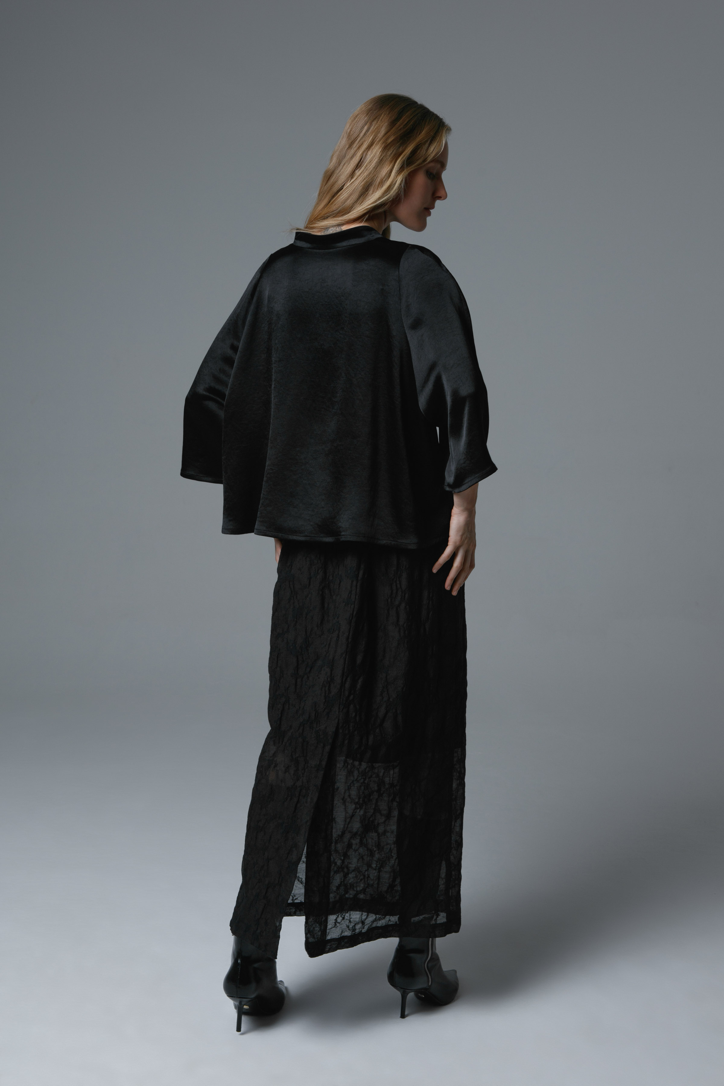 Блуза с завязками атласная  от Lesel (Лесель)! Заказывайте по ✆ 8 (800) 777 02 37