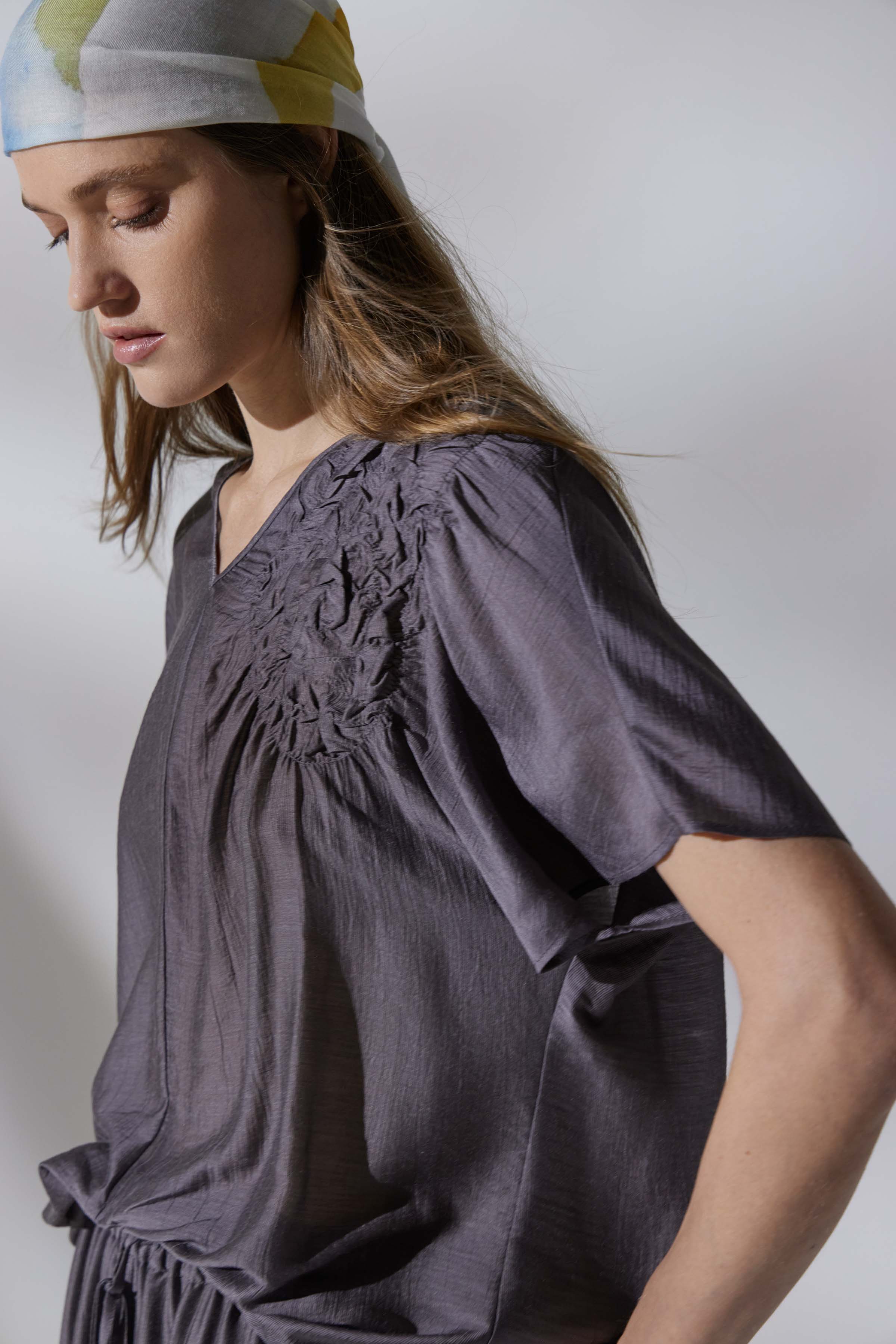 Блуза с декором, шёлк 38 Джинсовый (denim), 41 Розовый мрамор (marbre rose) от Lesel (Лесель)! Заказывайте по ✆ 8 (800) 777 02 37