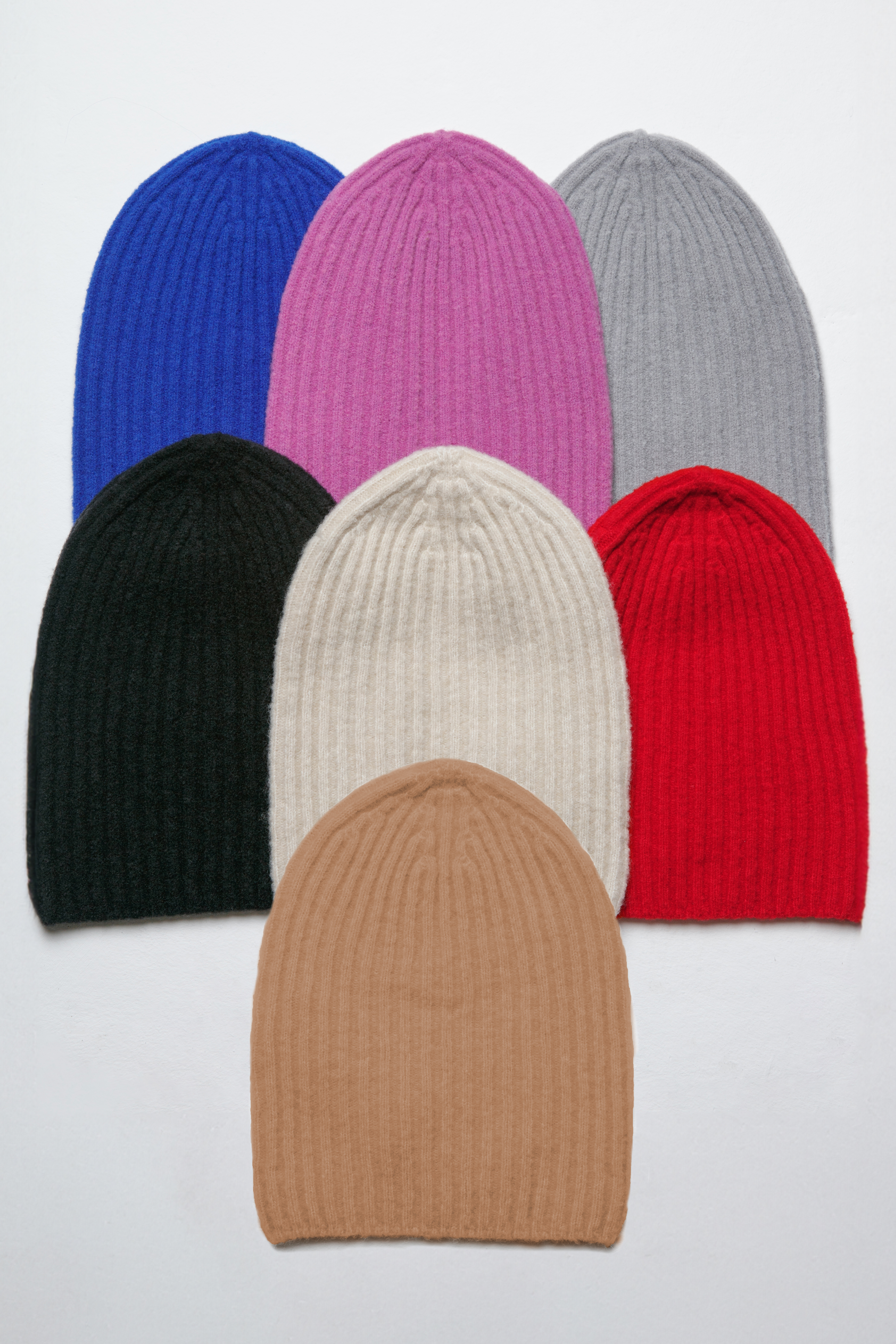 Шапка Резинка 36 Электрик (electrique), 00 Черный (noir) от Lesel (Лесель)! Заказывайте по ✆ 8 (800) 777 02 37