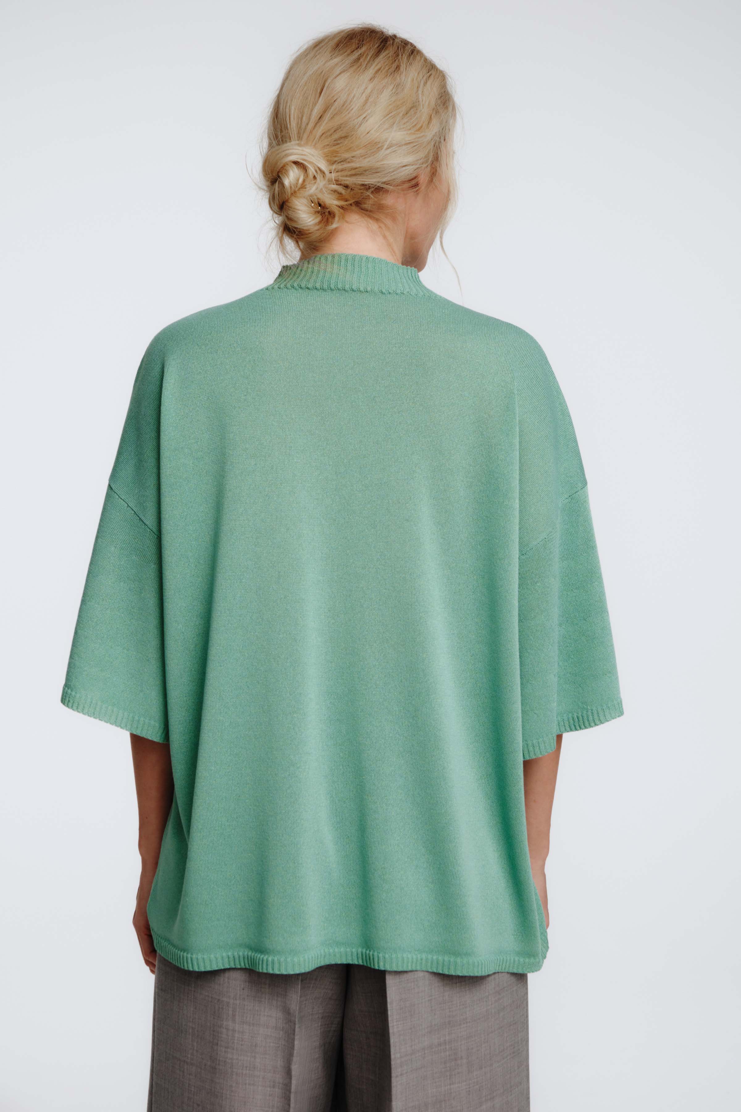 Джемпер с широким рукавом и поясом