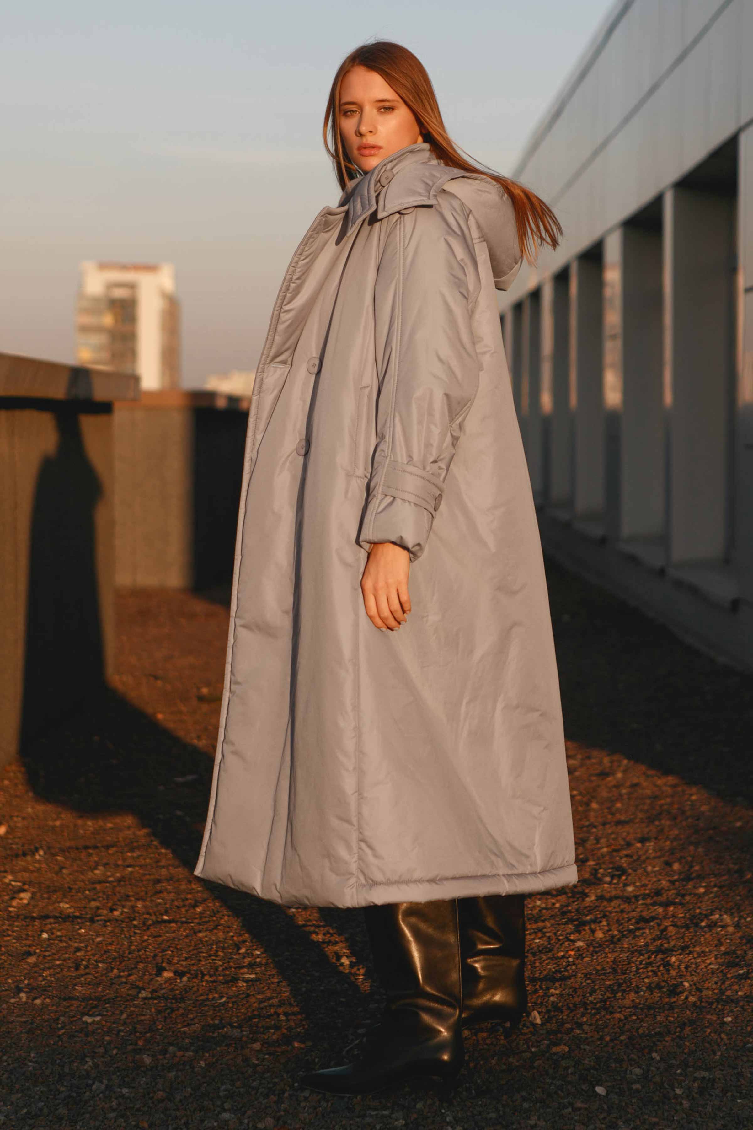 Пальто длинное, с лацканами и капюшоном, гладкое