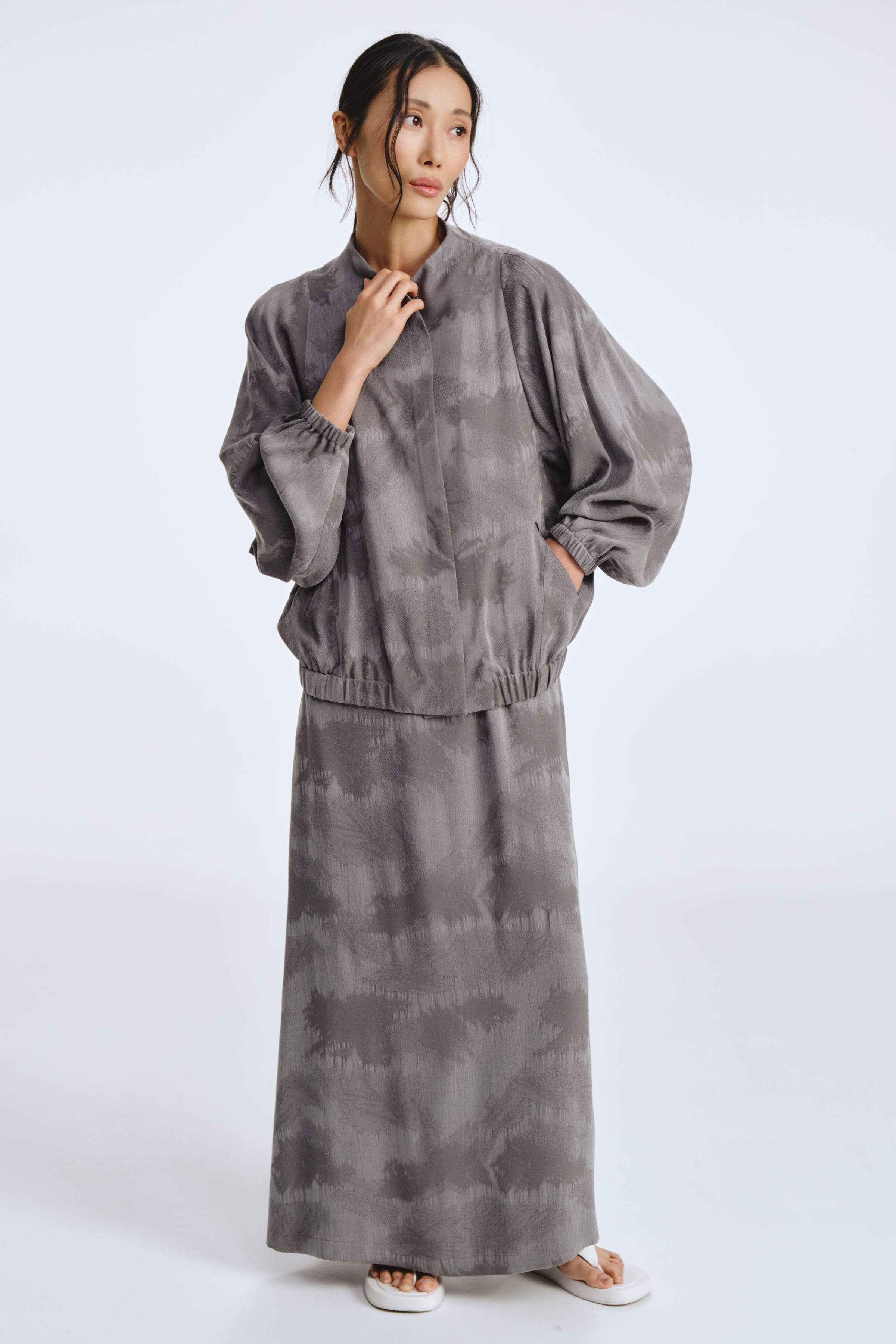 Куртка бомбер-ромб, жаккард 01 Серый перламутр (nacre gris), 00 Черный перламутр (nacre noire), 00 Черный (noir) от Lesel (Лесель)! Заказывайте по ✆ 8 (800) 777 02 37