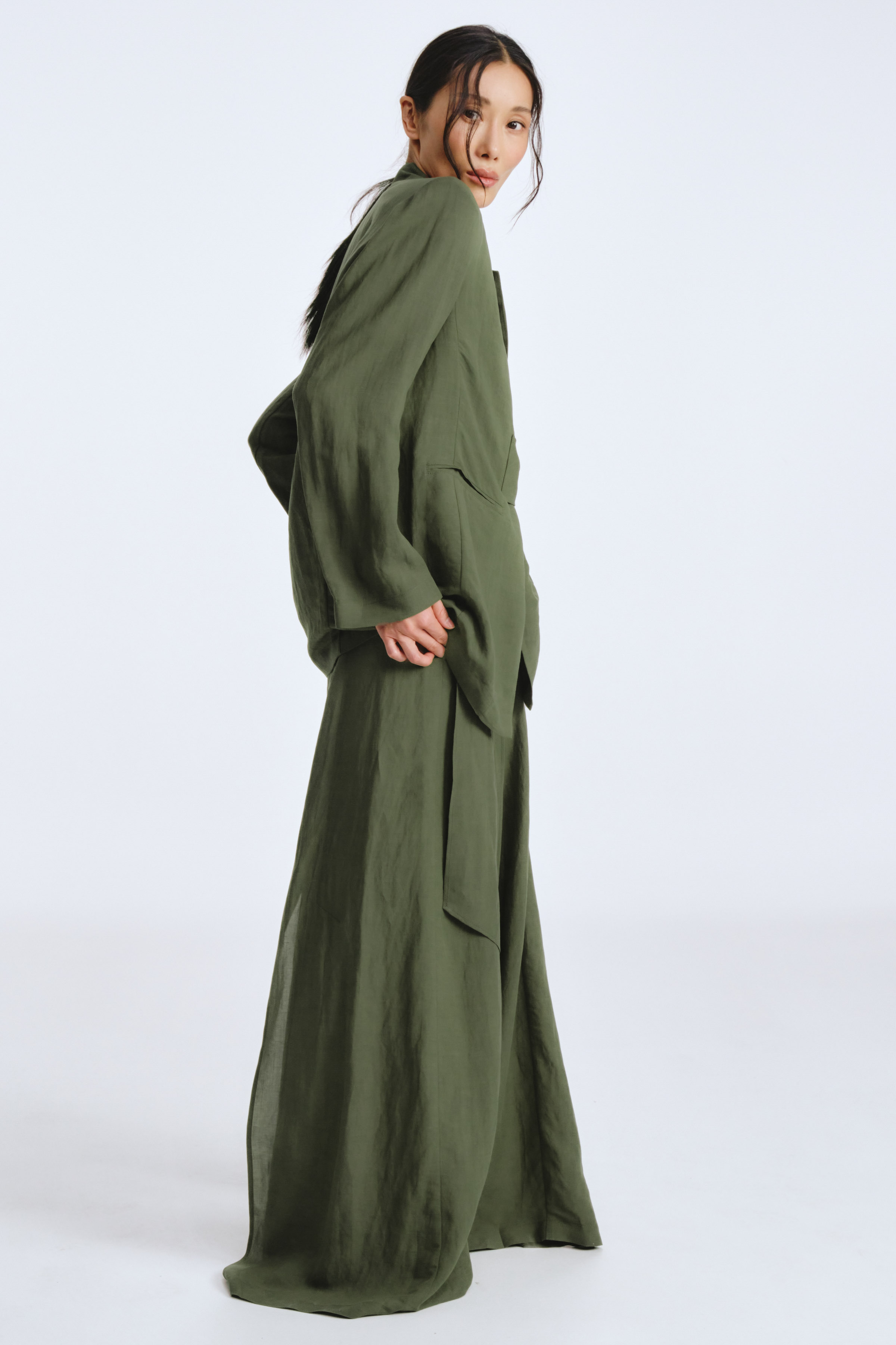 Брюки прямые с отлетными деталями, тонкий лен