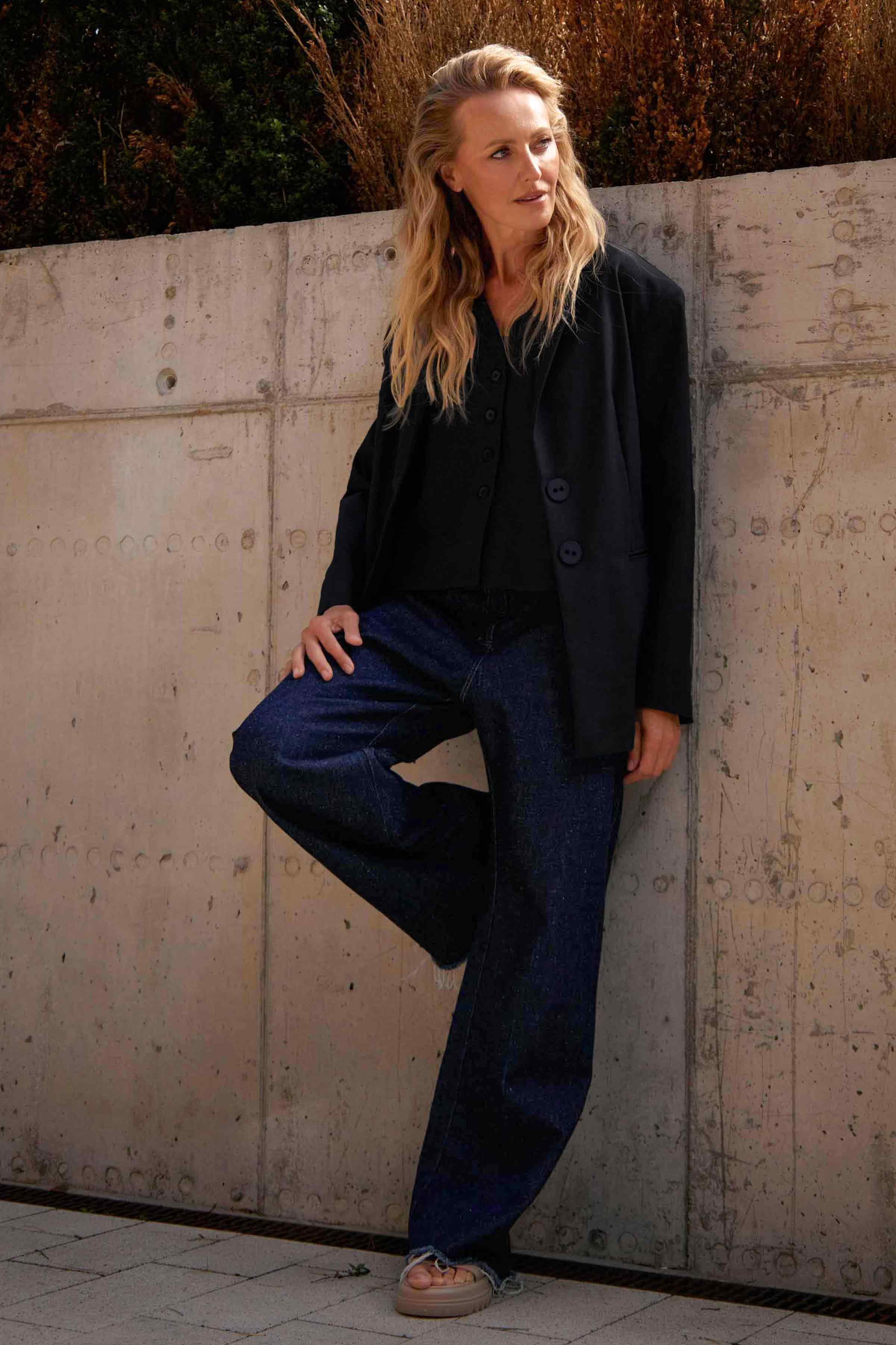 Жакет На 2 пуговицы, эластичный хлопок 32 Сумерки (crepuscule), 00 Черный (noir) от Lesel (Лесель)! Заказывайте по ✆ 8 (800) 777 02 37