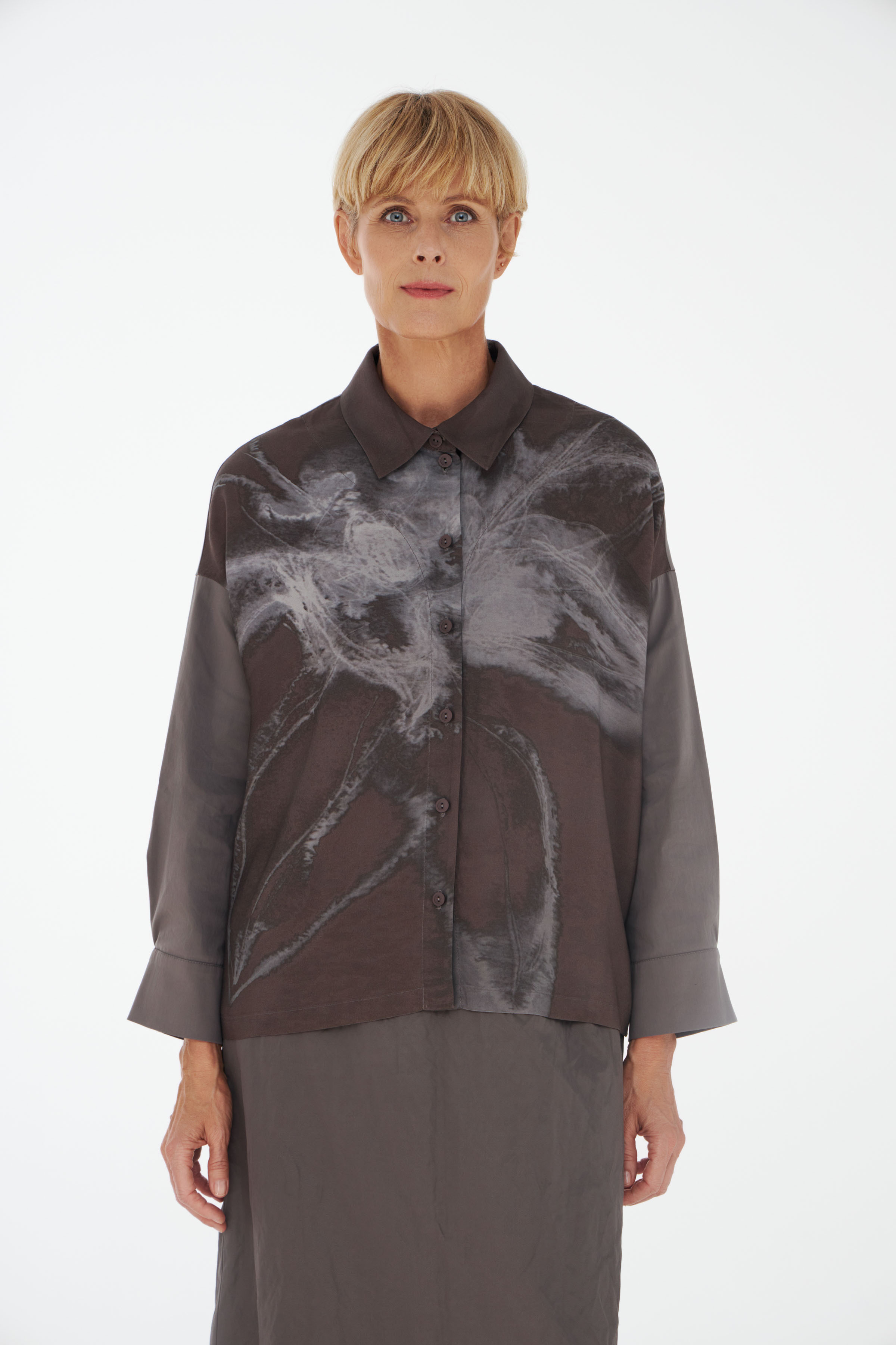 Блуза Цветок на пуговицах комбинированная  от Lesel (Лесель)! Заказывайте по ✆ 8 (800) 777 02 37