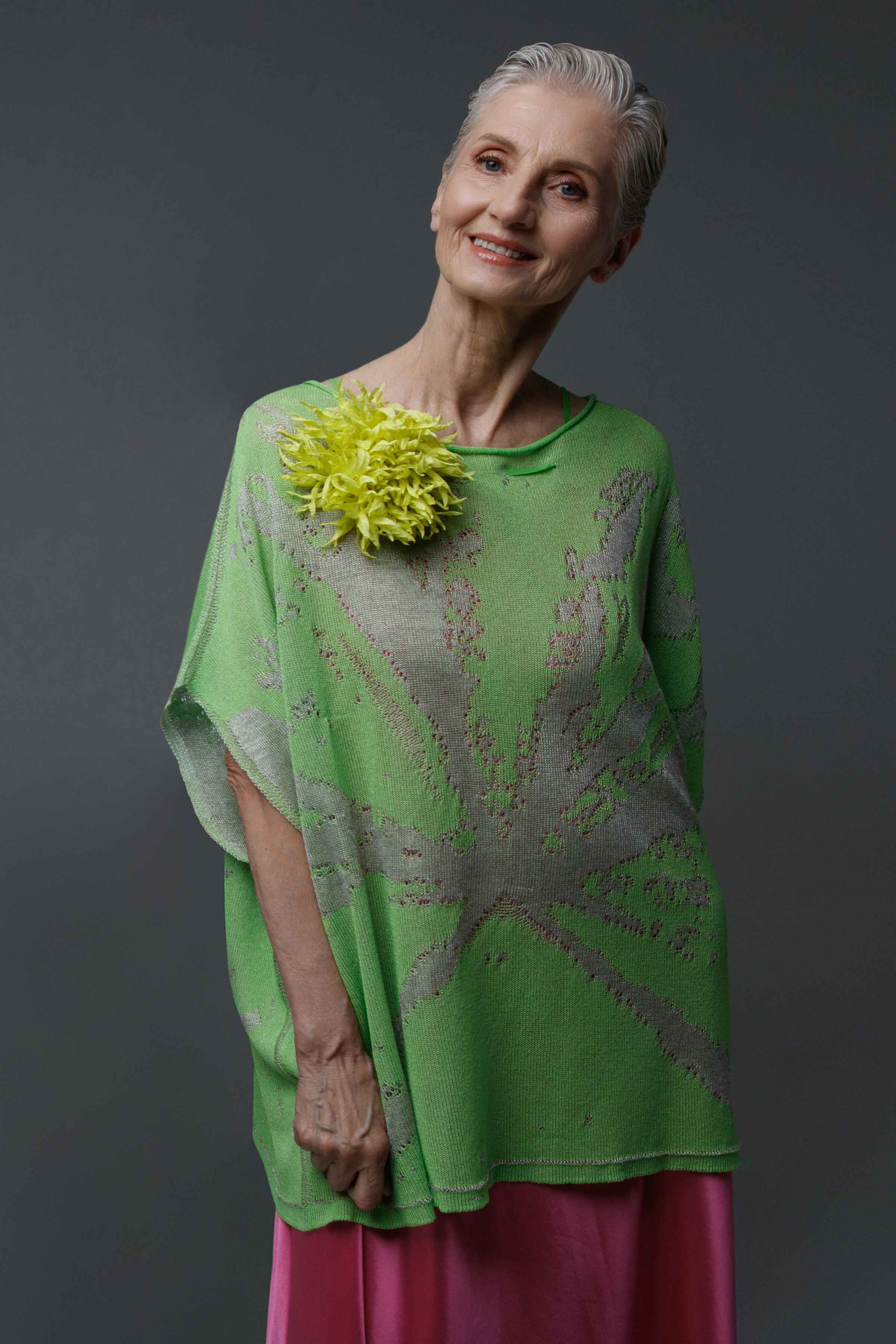 Брошь Хризантема