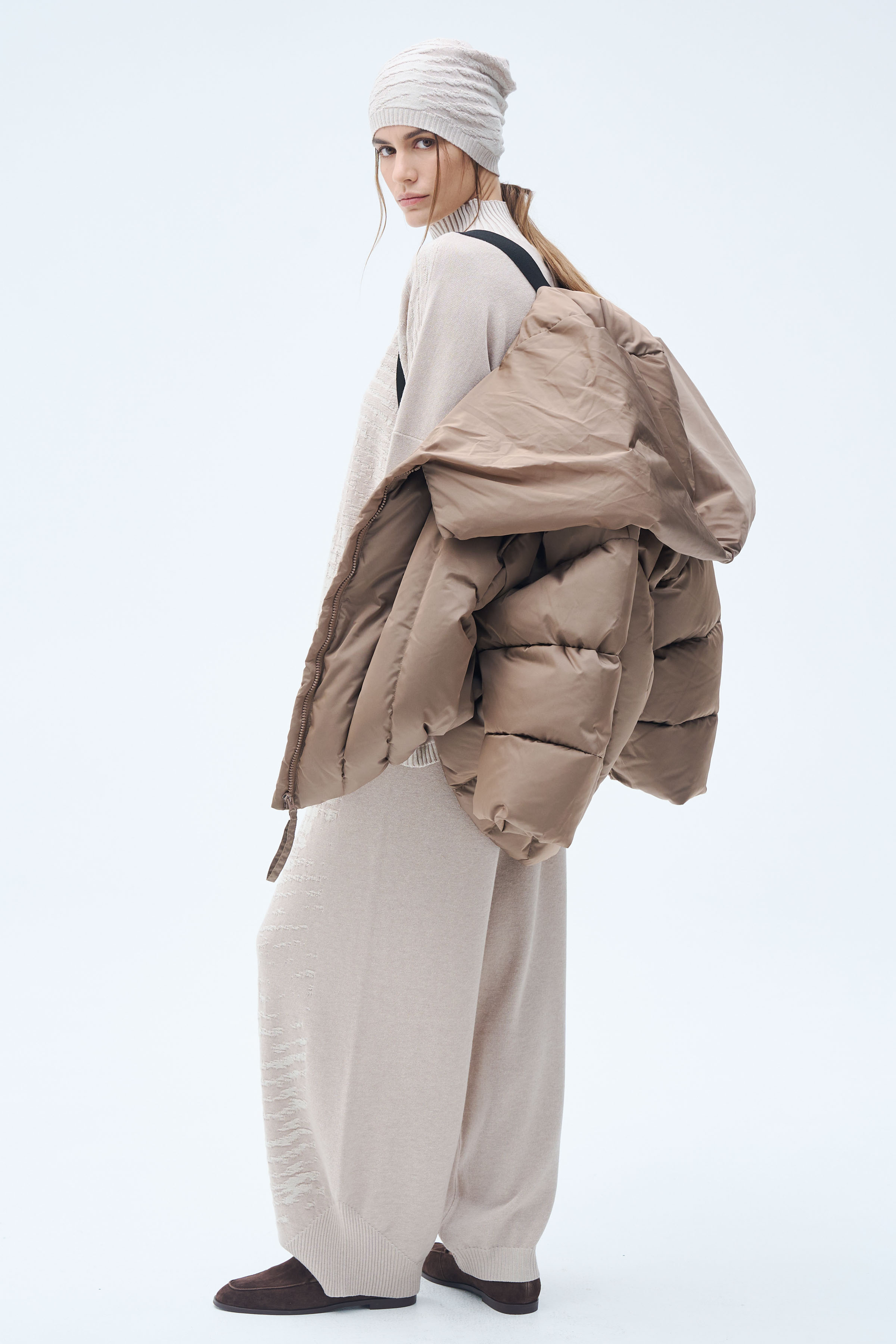 Куртка пуховая Вертикаль 78 Полутень (penombre), 00 Черный (noir), 64 Эвкалипт (eucalyptus), 10 Серый (grise), 32 Сумерки (crepuscule) от Lesel (Лесель)! Заказывайте по ✆ 8 (800) 777 02 37