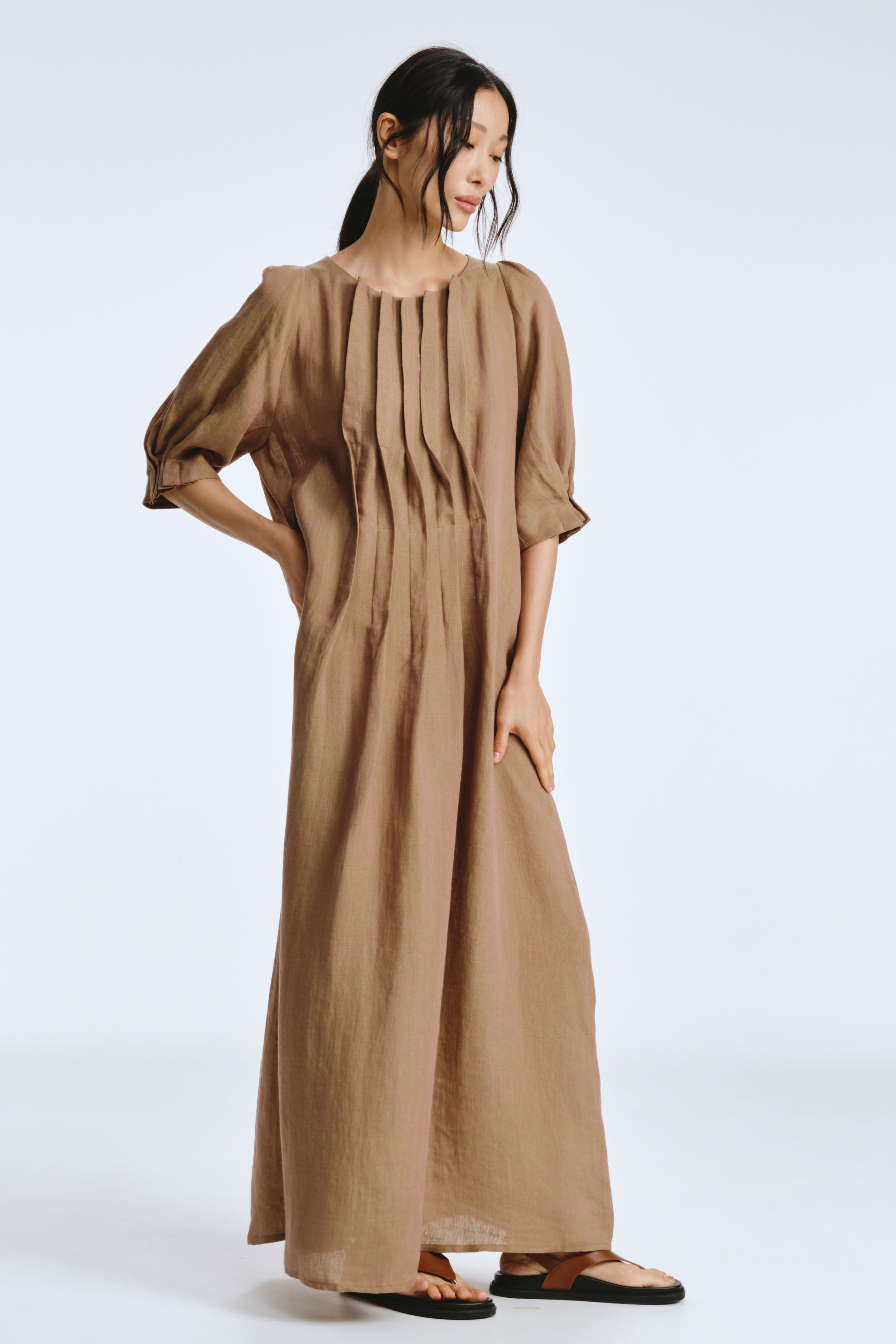 Платье с широкими защипами, лен 86 Бронза (bronze) от Lesel (Лесель)! Заказывайте по ✆ 8 (800) 777 02 37