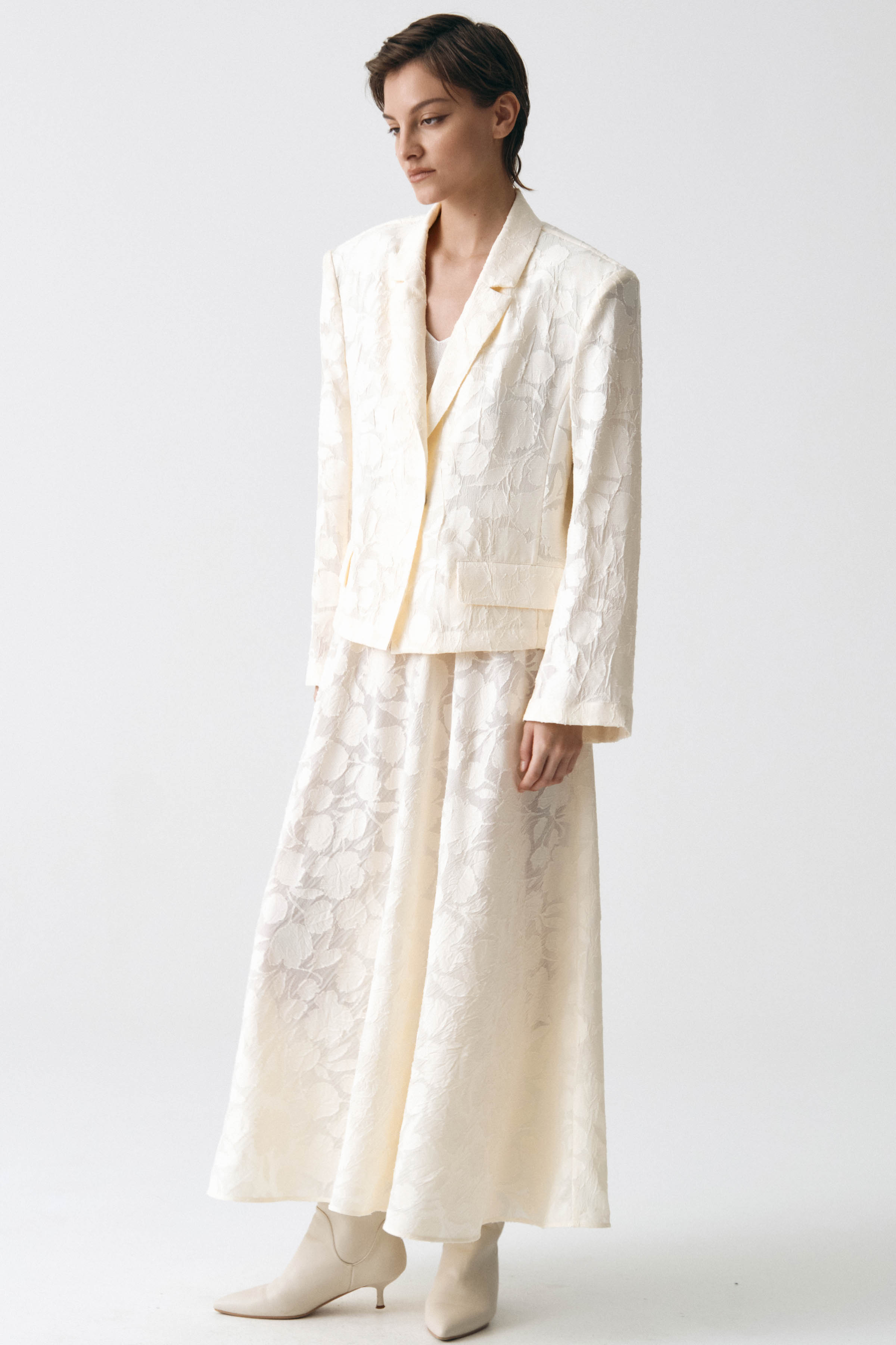 Жакет Прозрачные цветы  от Lesel (Лесель)! Заказывайте по ✆ 8 (800) 777 02 37