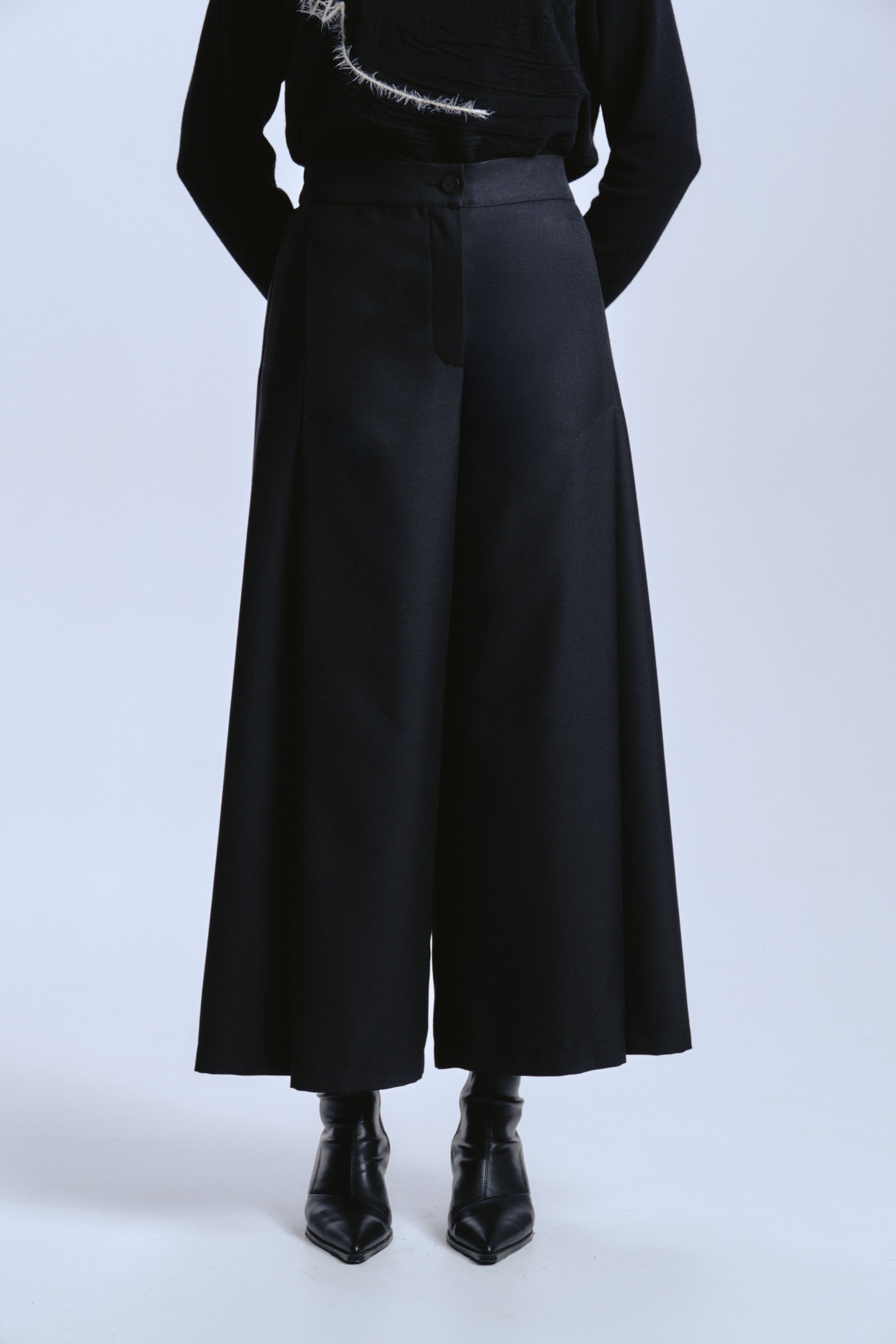 Брюки укороченные со складкой, шерсть  от Lesel (Лесель)! Заказывайте по ✆ 8 (800) 777 02 37