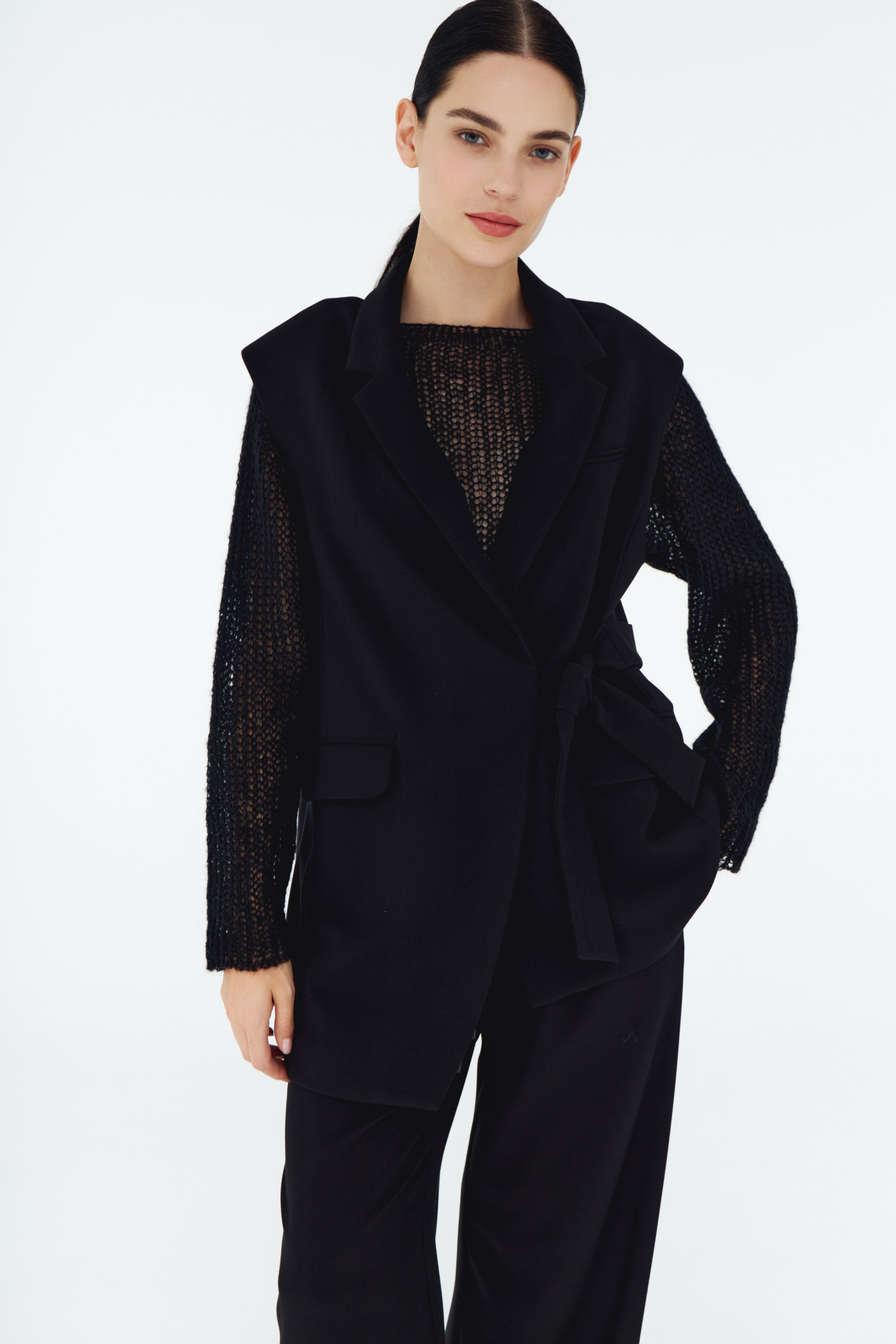 Жилет асимметрия, гладкий, с подкладом 00 Черный (noir) от Lesel (Лесель)! Заказывайте по ✆ 8 (800) 777 02 37