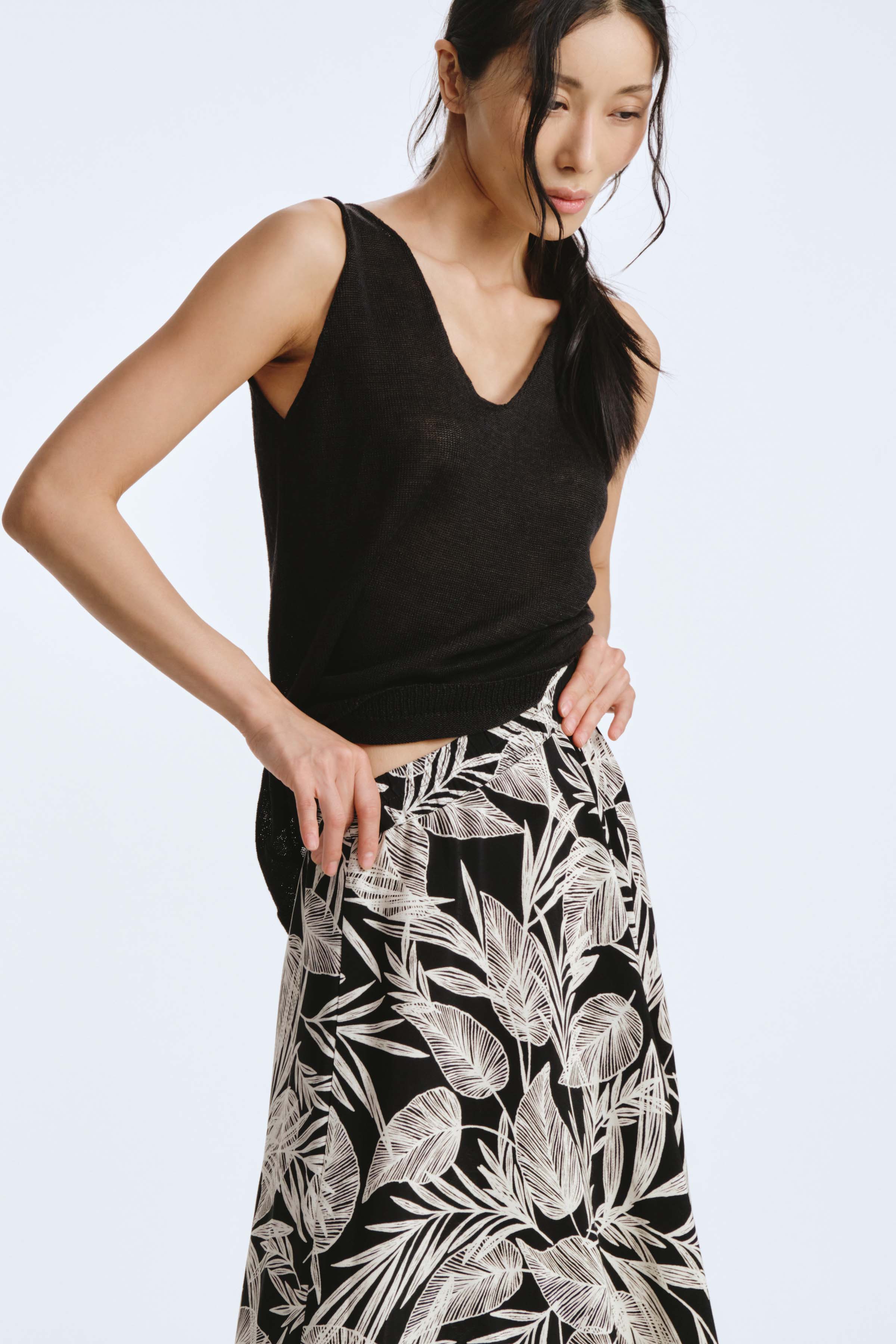 Юбка клеш Листья 00 Черный (noir) от Lesel (Лесель)! Заказывайте по ✆ 8 (800) 777 02 37