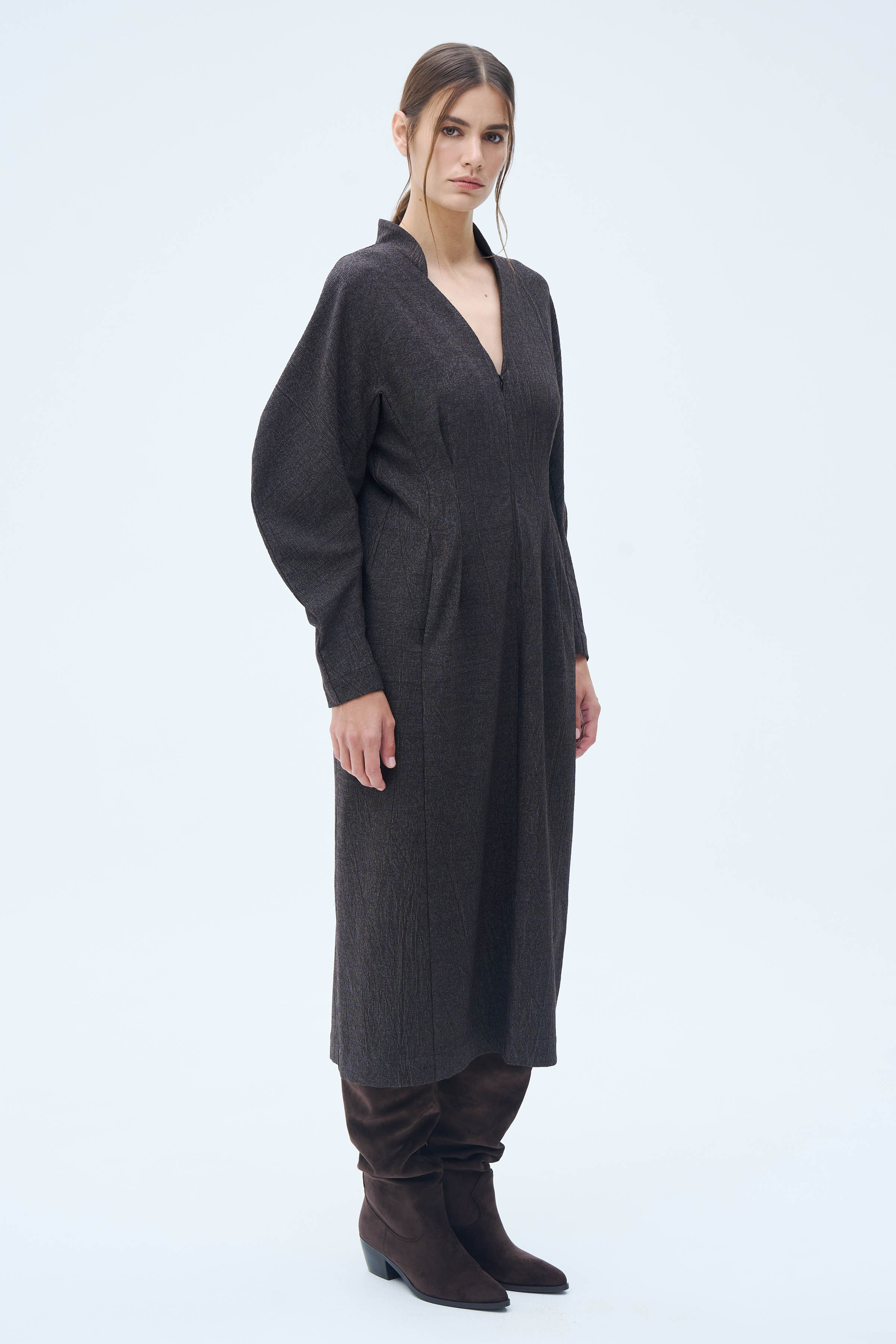 Платье Песочные часы с овальными рукавами