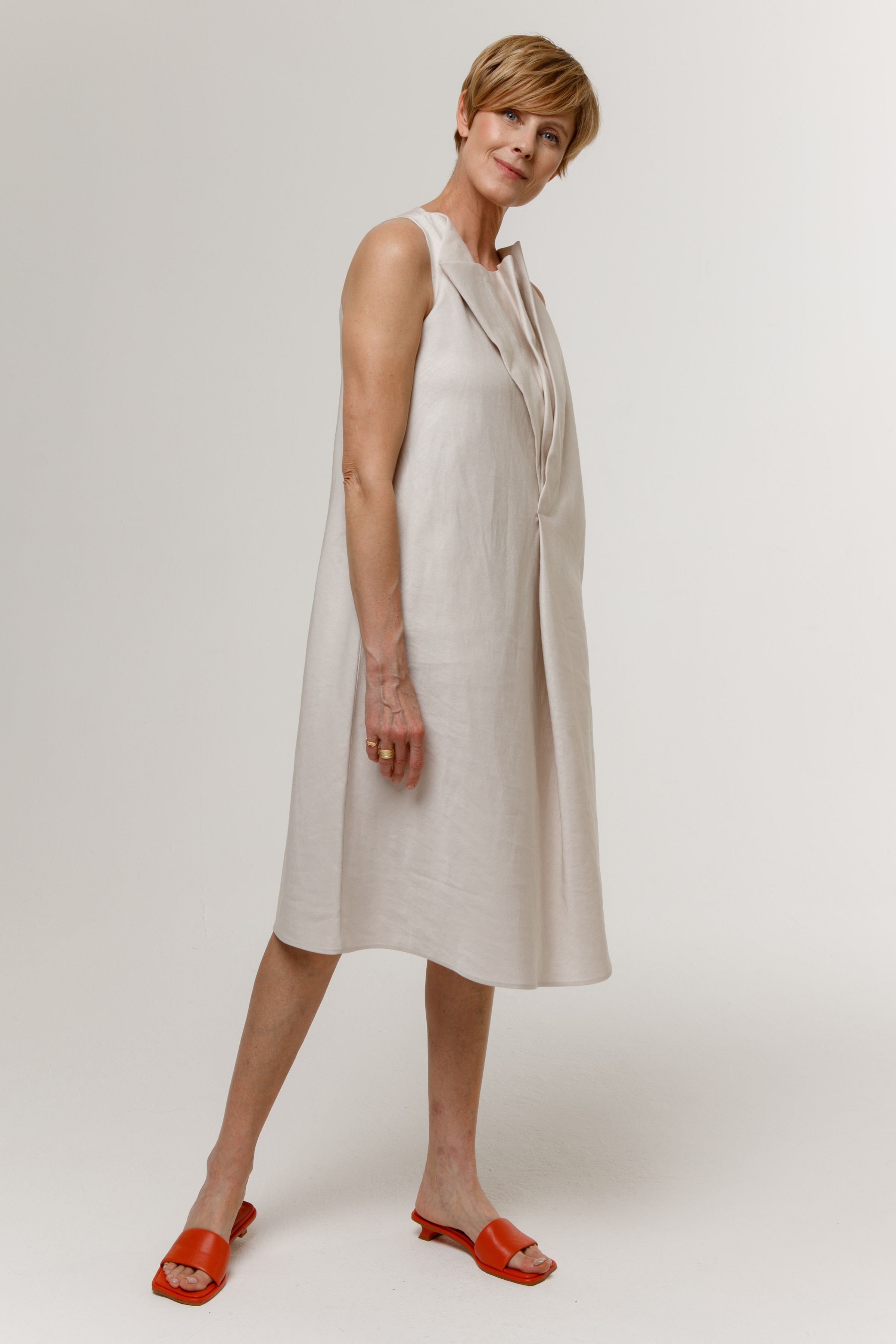 Платье с асимметричными складками без рукавов 06 Суфле (souffle) от Lesel (Лесель)! Заказывайте по ✆ 8 (800) 777 02 37