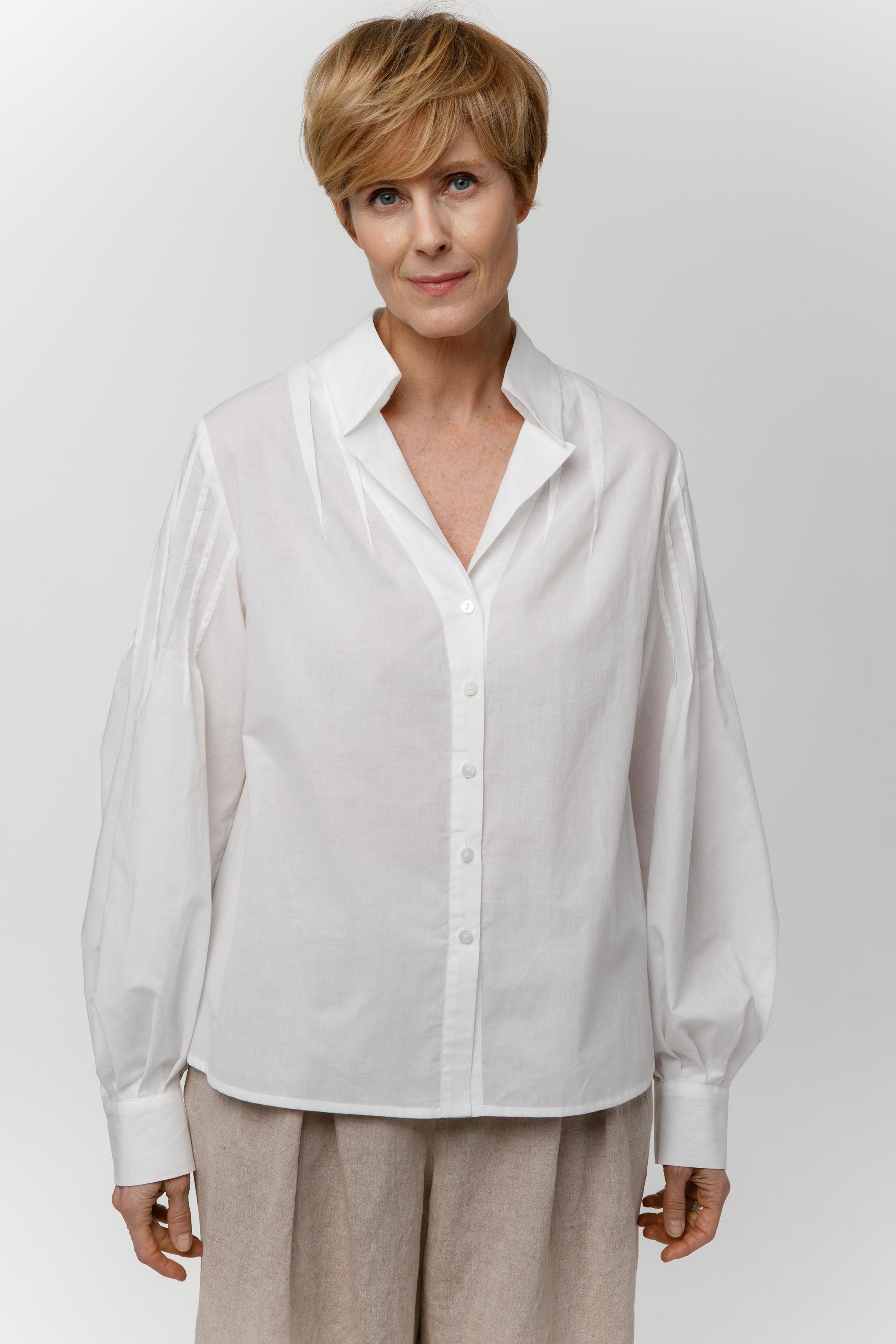 Блуза с защипами 01 Мел (craie) от Lesel (Лесель)! Заказывайте по ✆ 8 (800) 777 02 37