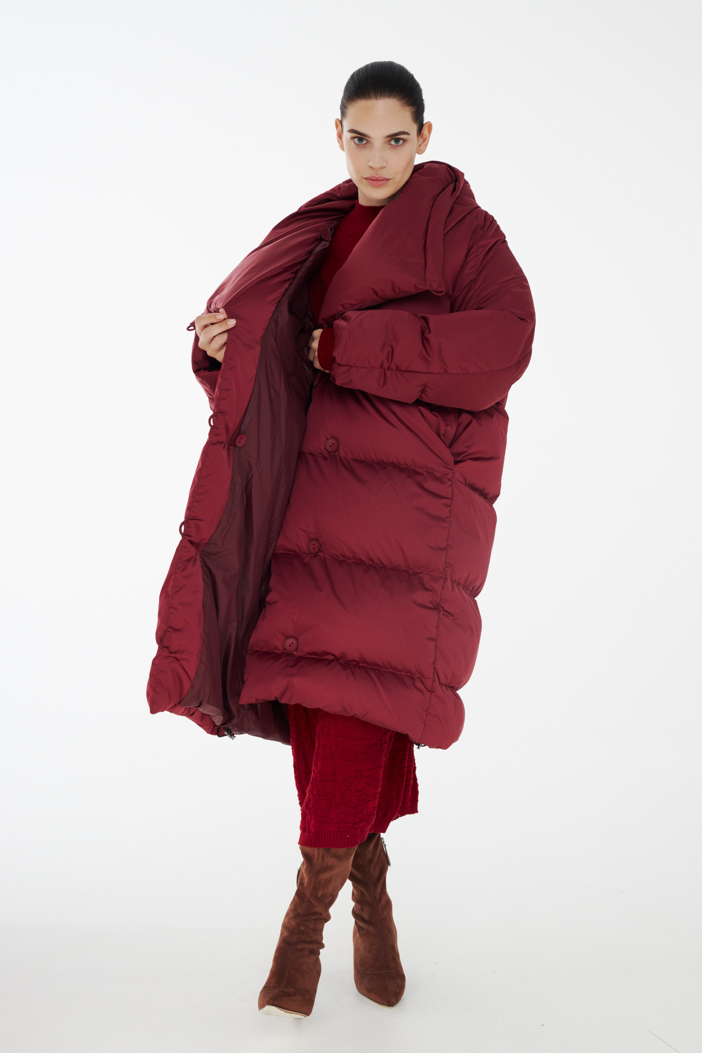 Пальто пуховое с навесными петлями 27 Бордо (burdeaux), 00 Черный (noir), 68 Изумруд (emeraude), 77 Торф (tourbe), 33 Ночь (nuit), 28 Ягода (baie) от Lesel (Лесель)! Заказывайте по ✆ 8 (800) 777 02 37