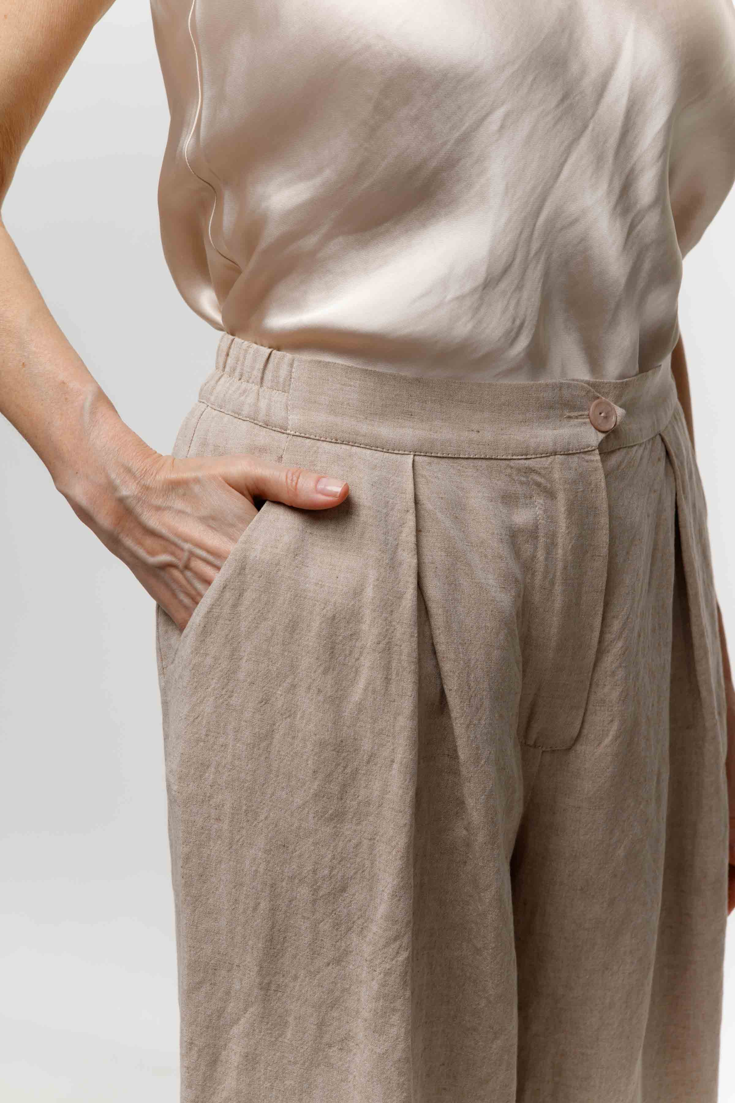 Брюки прямые со складками, лён  от Lesel (Лесель)! Заказывайте по ✆ 8 (800) 777 02 37