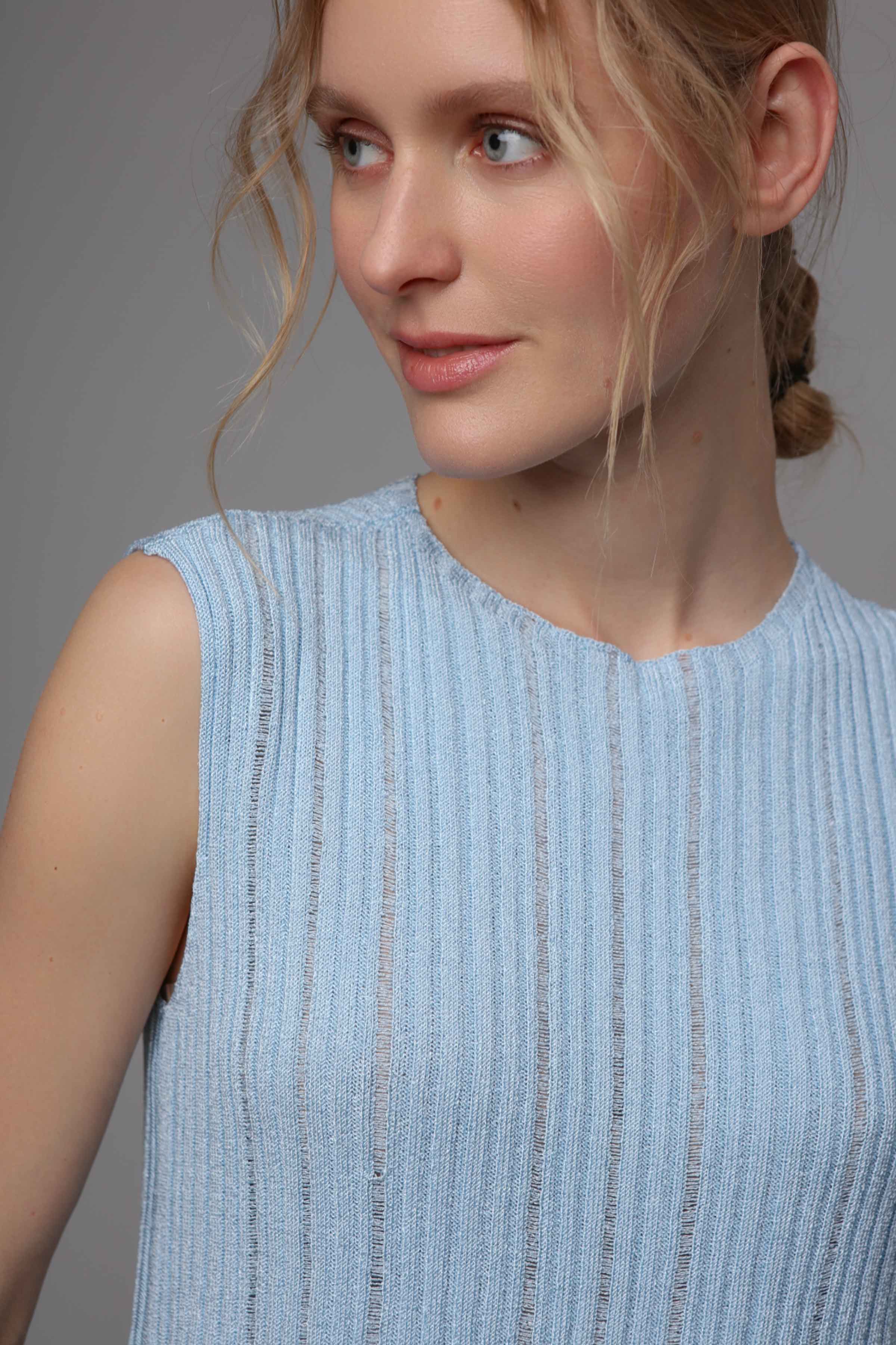 Топ Безрукавка Ластичная 34 Голубой лед (glace bleue) от Lesel (Лесель)! Заказывайте по ✆ 8 (800) 777 02 37