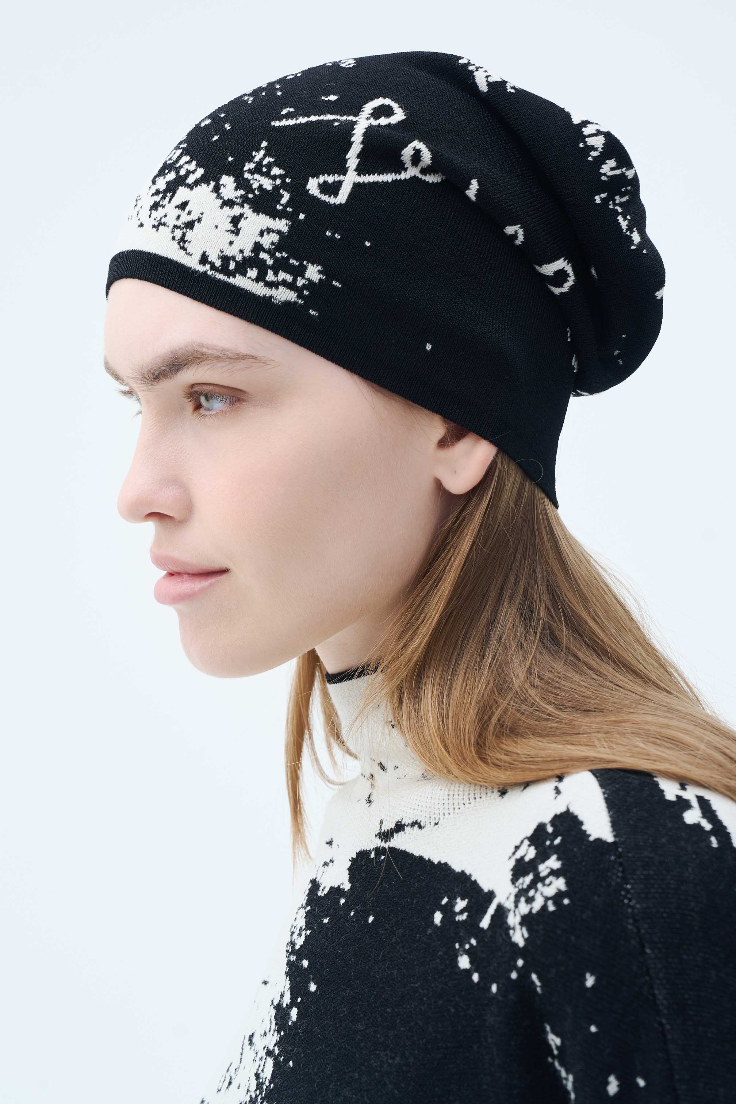 Шапка Инь-Ян 00 Черный (noir) от Lesel (Лесель)! Заказывайте по ✆ 8 (800) 777 02 37