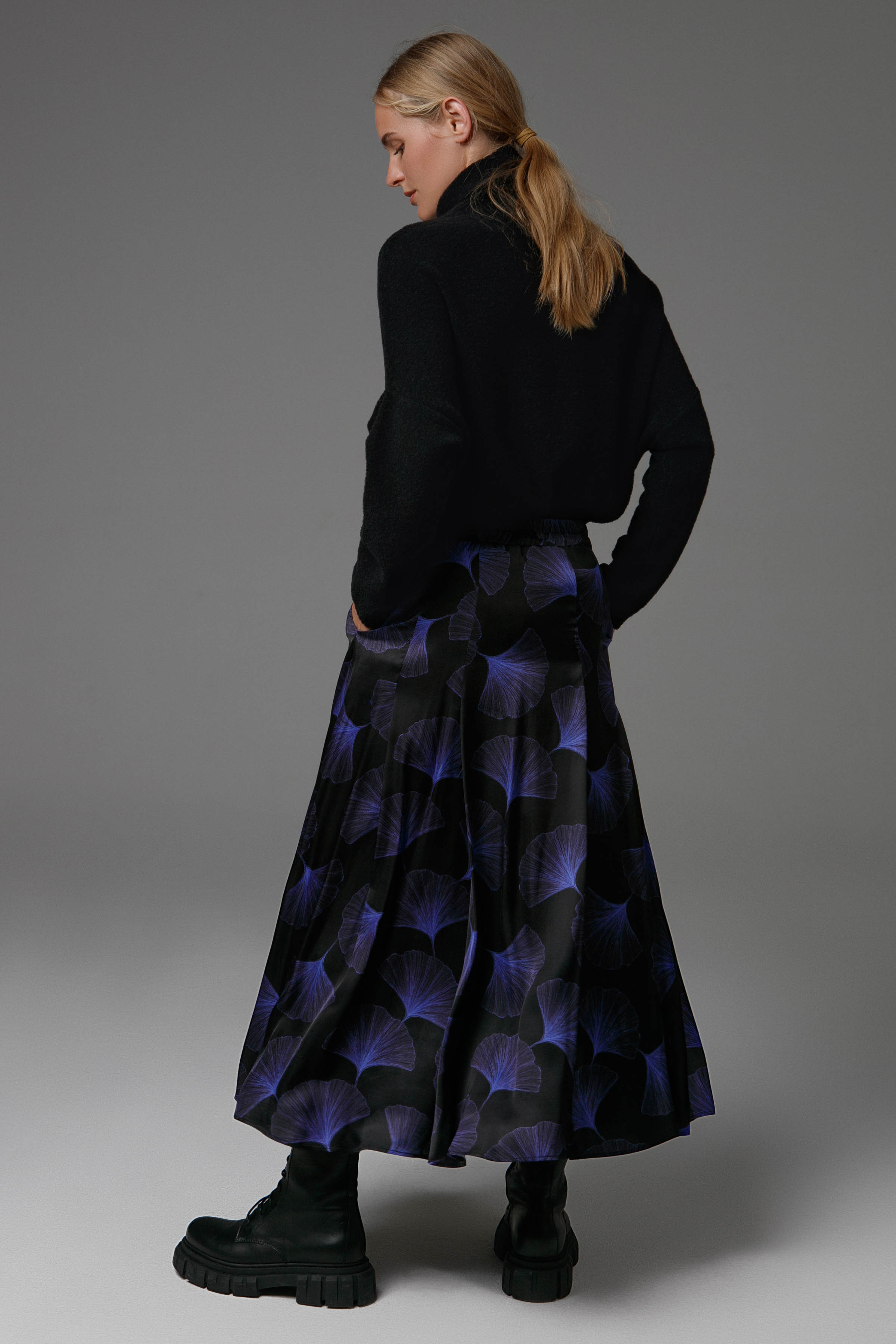 Юбка в складку, с молнией, Неон 00 Черный (noir) от Lesel (Лесель)! Заказывайте по ✆ 8 (800) 777 02 37