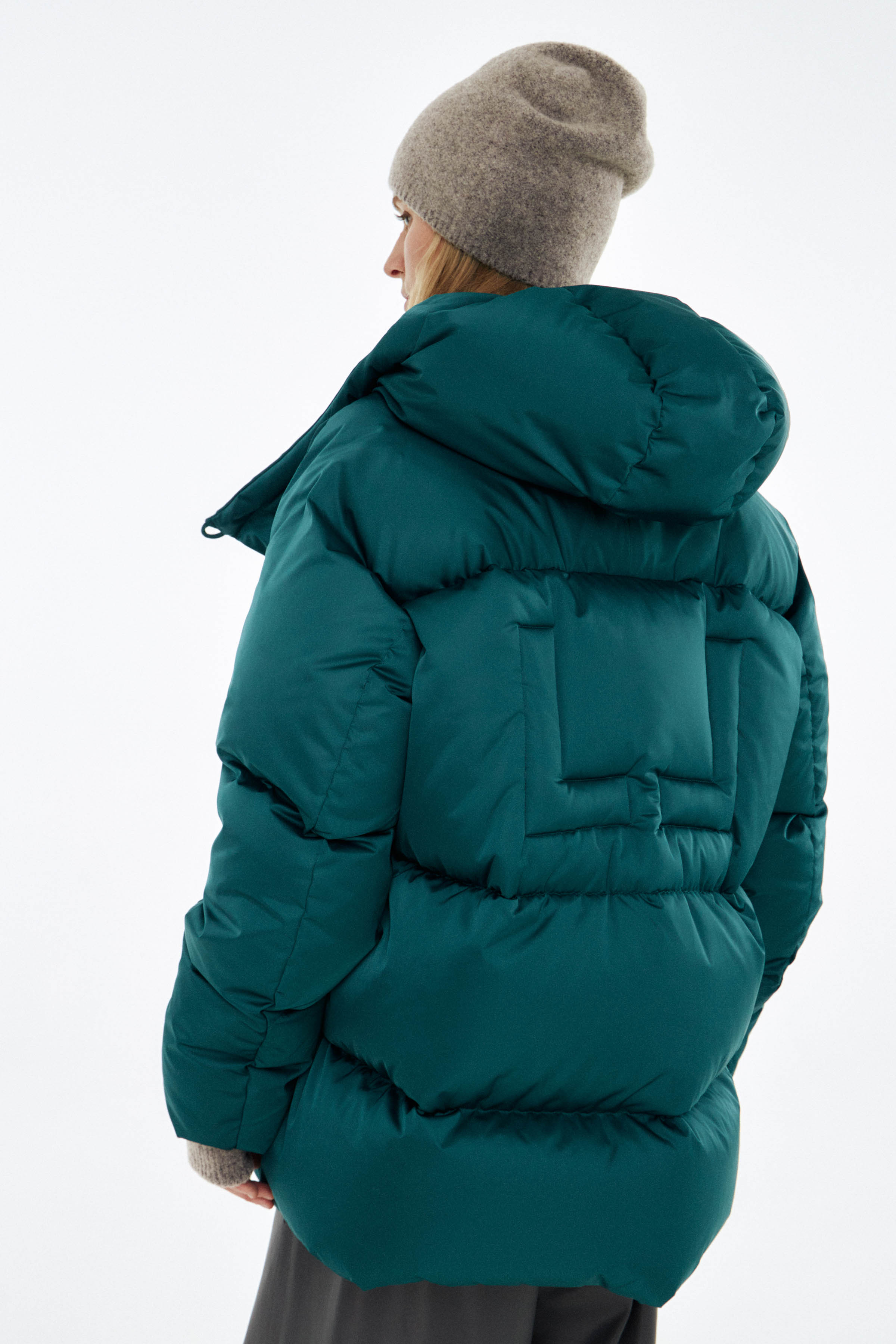 Куртка пуховая с навесными петлями 68 Изумруд (emeraude) от Lesel (Лесель)! Заказывайте по ✆ 8 (800) 777 02 37