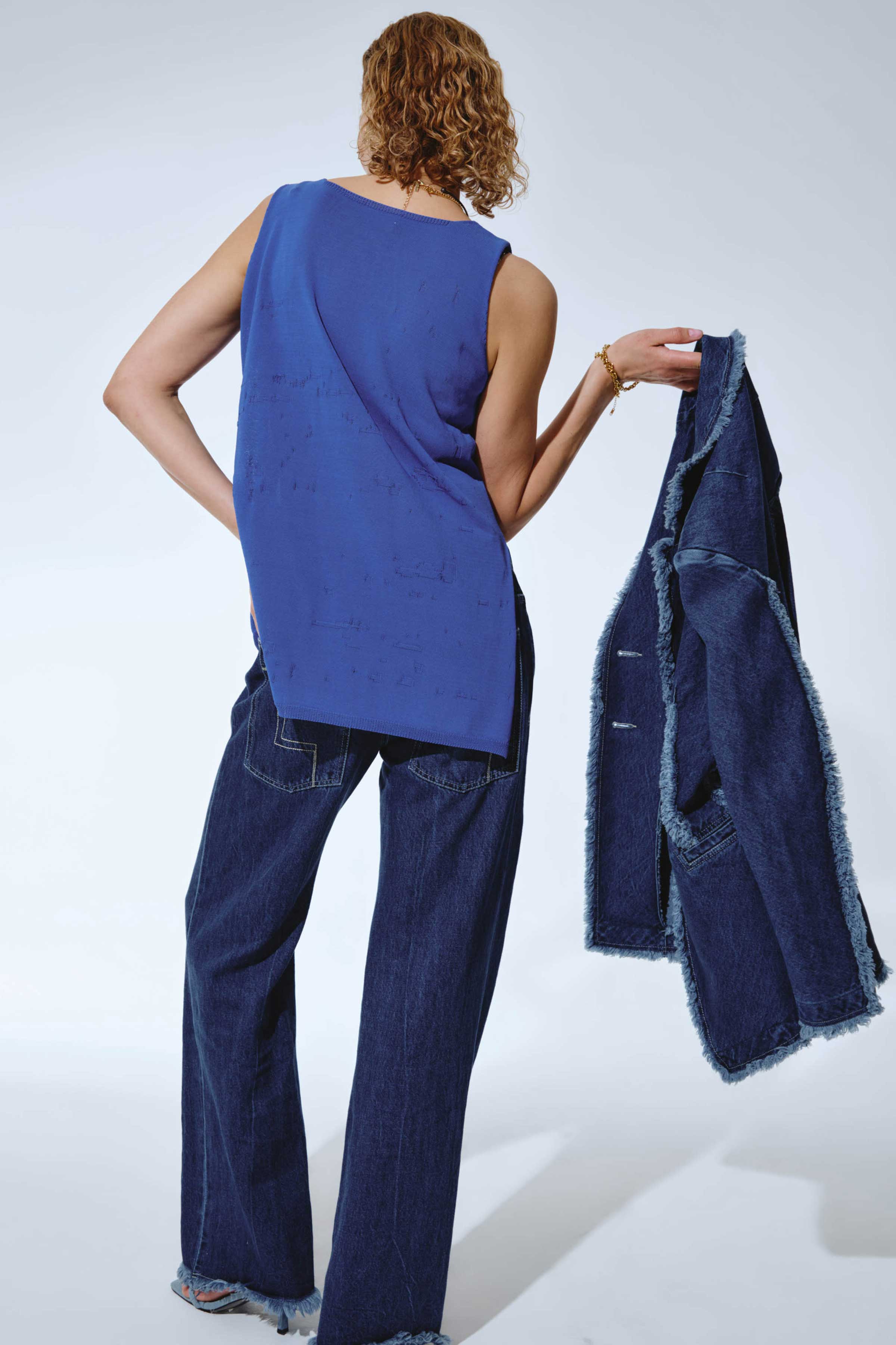 Топ удлиненный с разрезом 36 Электрик (electrique) от Lesel (Лесель)! Заказывайте по ✆ 8 (800) 777 02 37