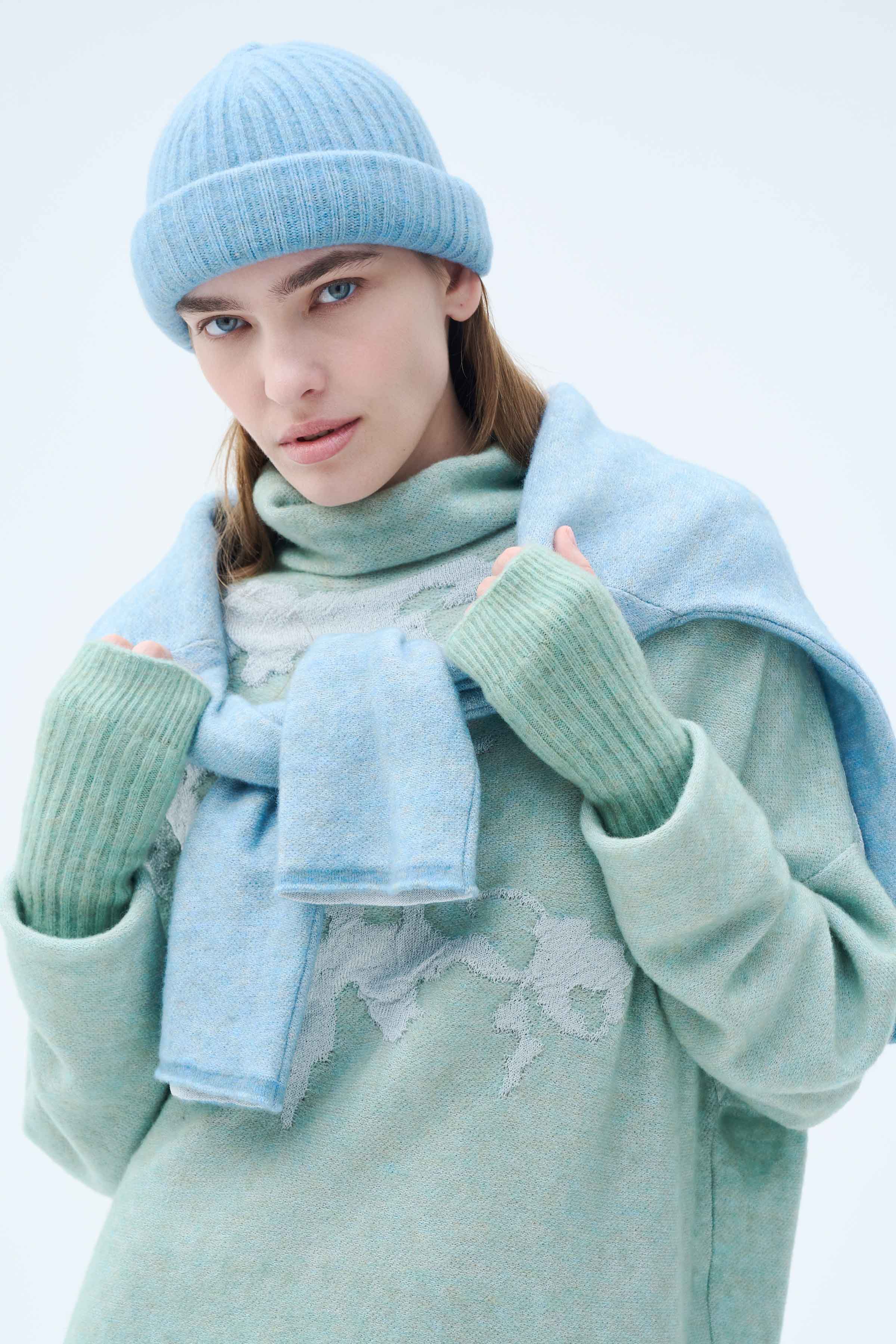 Шапка Резинка 34 Голубой лед (glace bleue) от Lesel (Лесель)! Заказывайте по ✆ 8 (800) 777 02 37